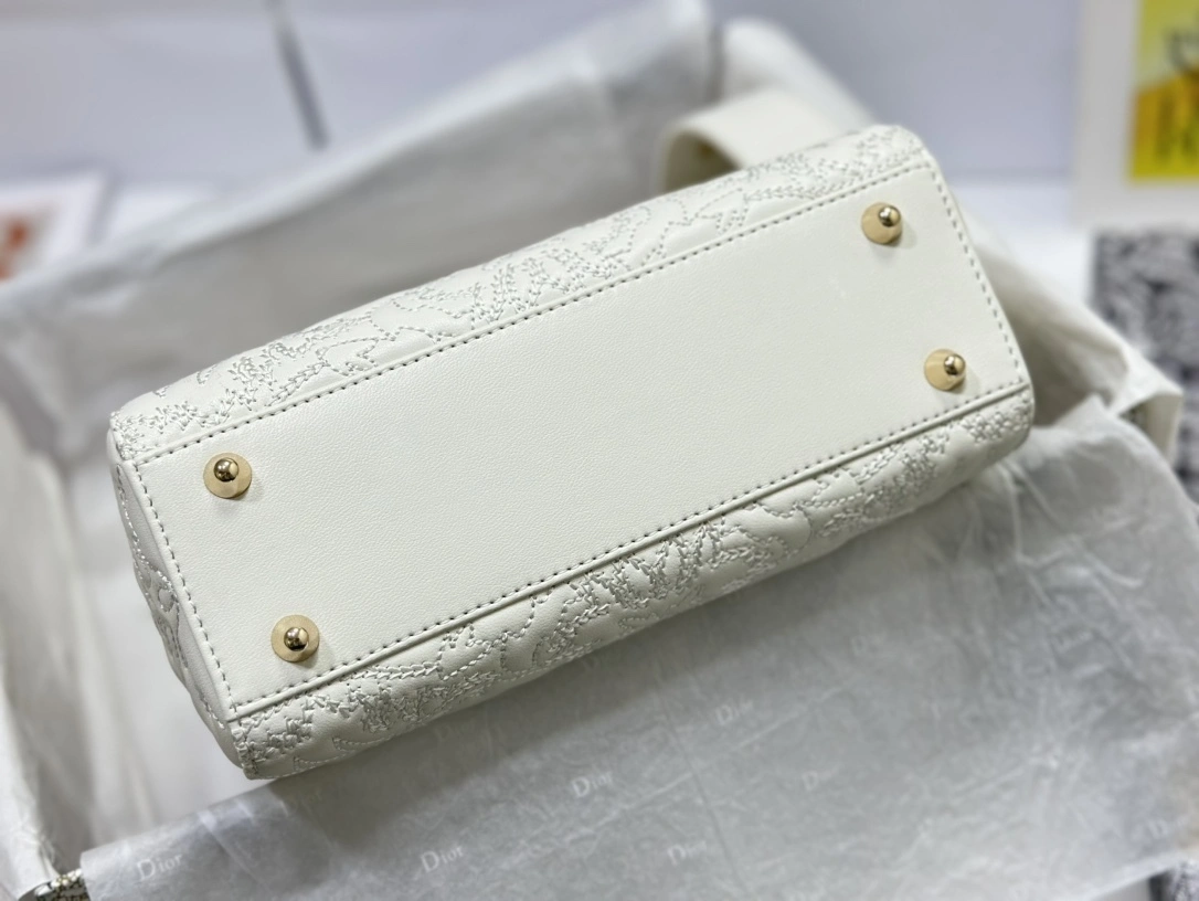 MOMO-- M0538OOTB-M030 2Clour high quality version item：C-B397G2404R-2