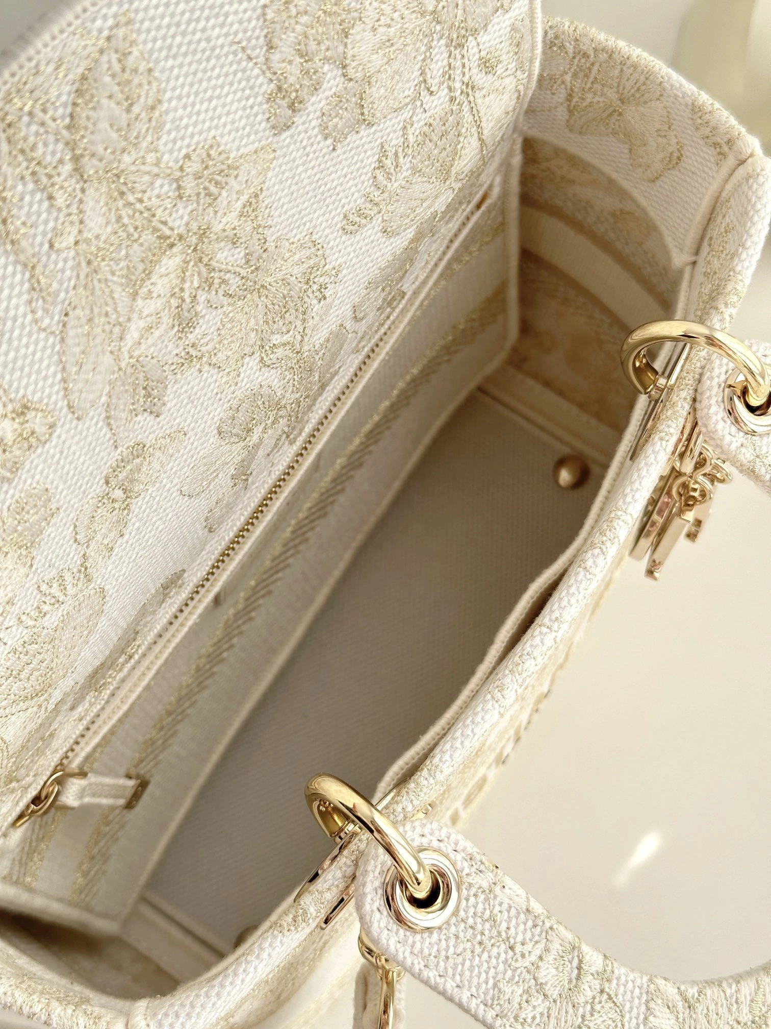 MOMO-- M0565OESV-M01E item:D-B000A1623