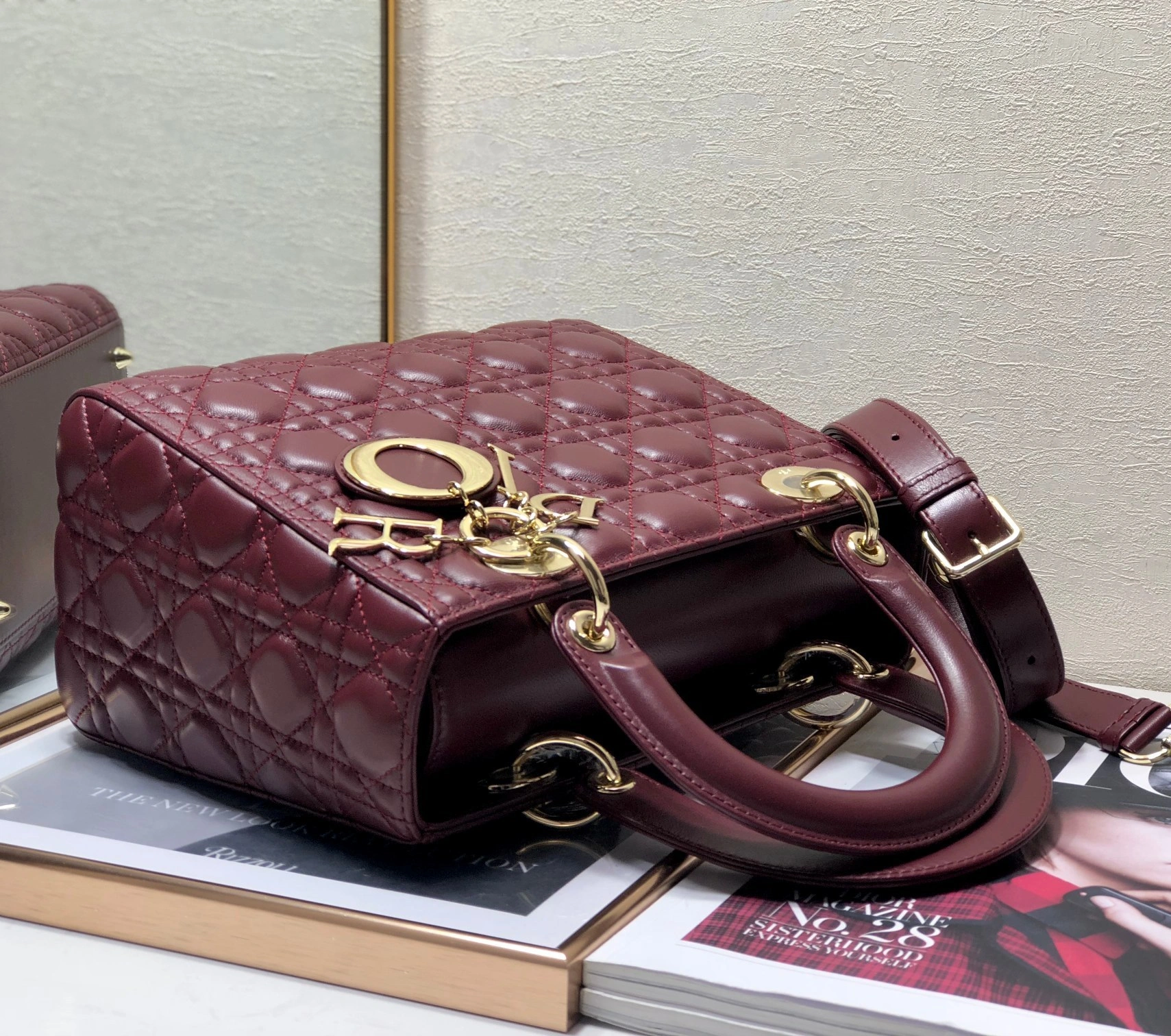 MOMO-- M0565ONGE-M52R item：C-B063G3115R