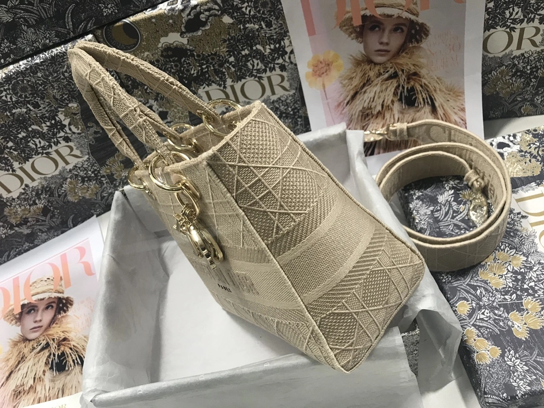 MOMO-- M0565OREY-M919 item：C-B063F1323Y