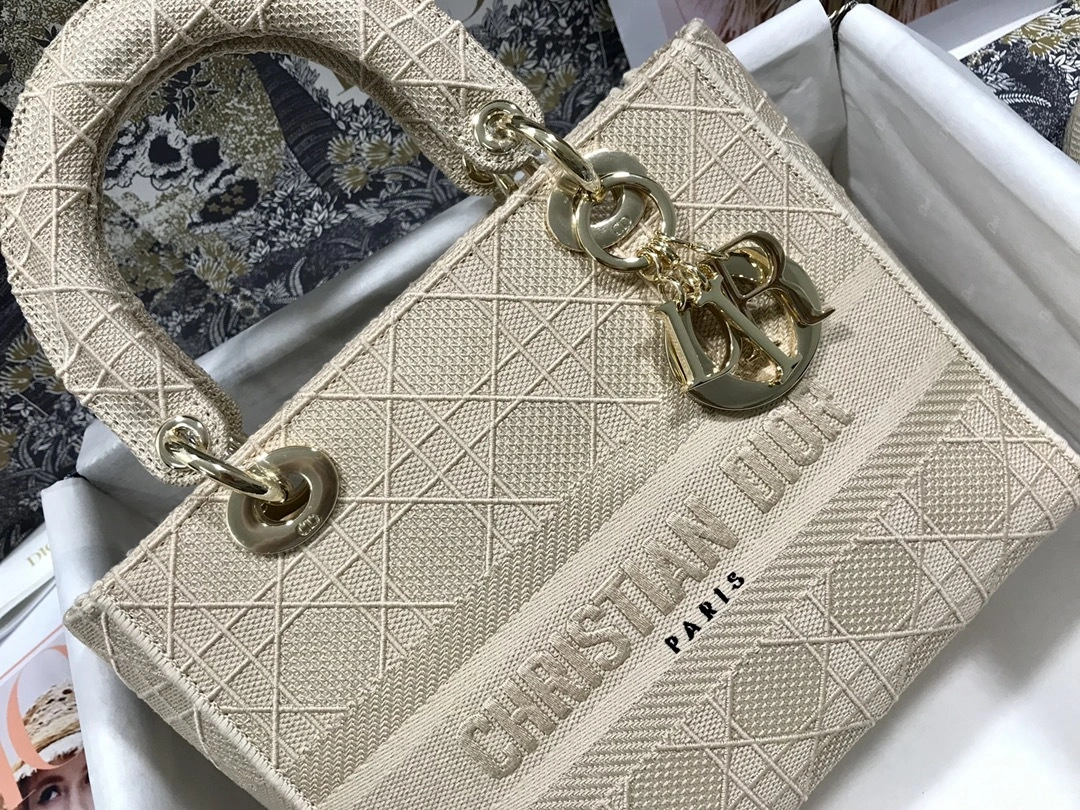 MOMO-- M0565OREY-M919 item：C-B063F1323Y