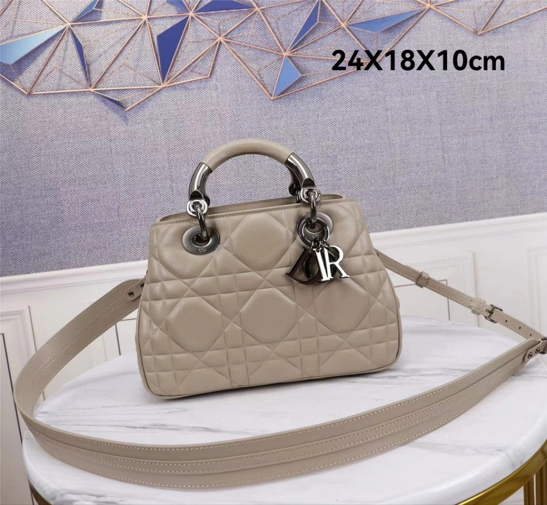 MOMO-- M0697OVJX- high quality version item：C-B397G2003R