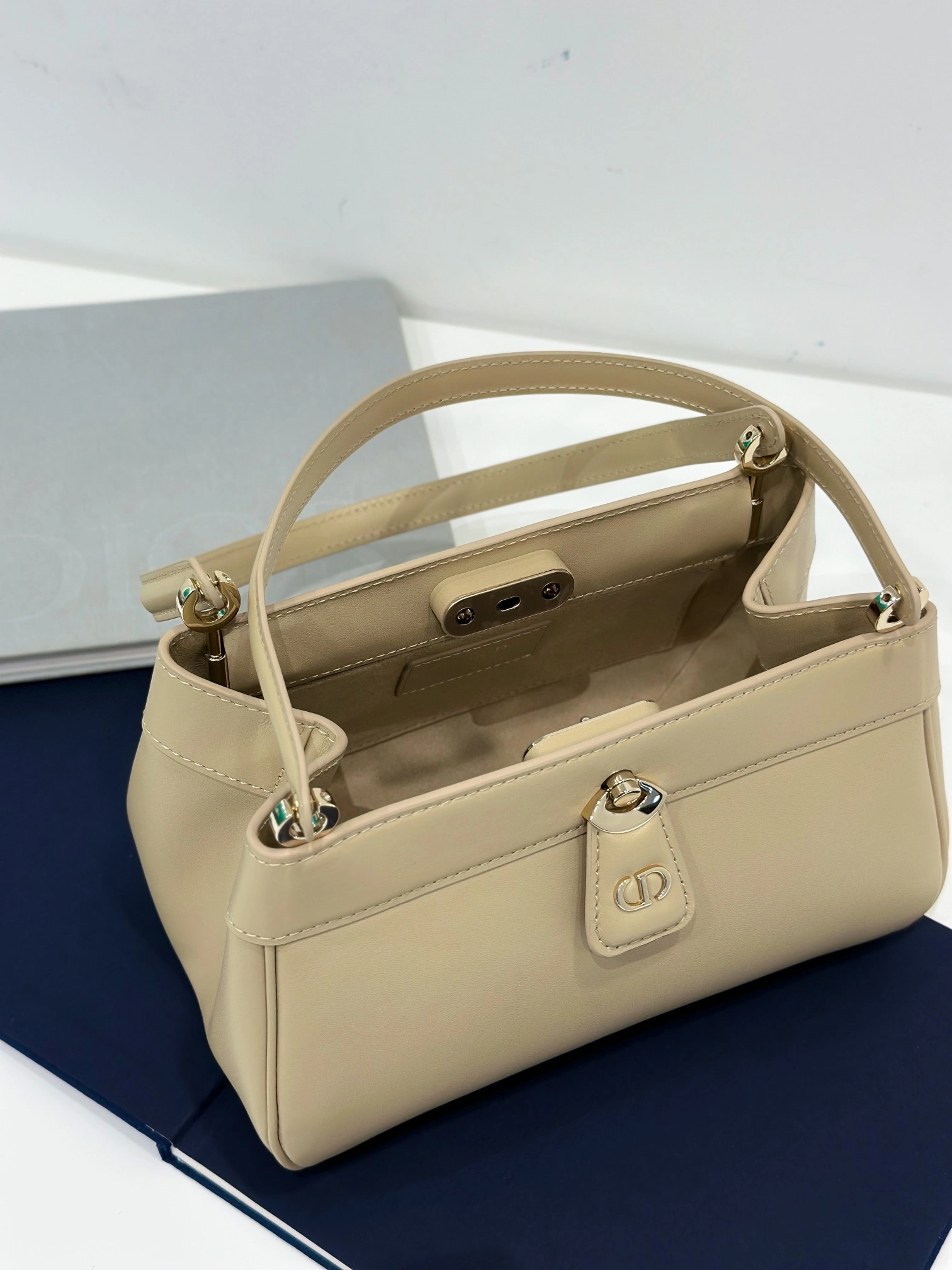 MOMO-- M1843OBEQ-M50U high quality version item：C-B007F1860R
