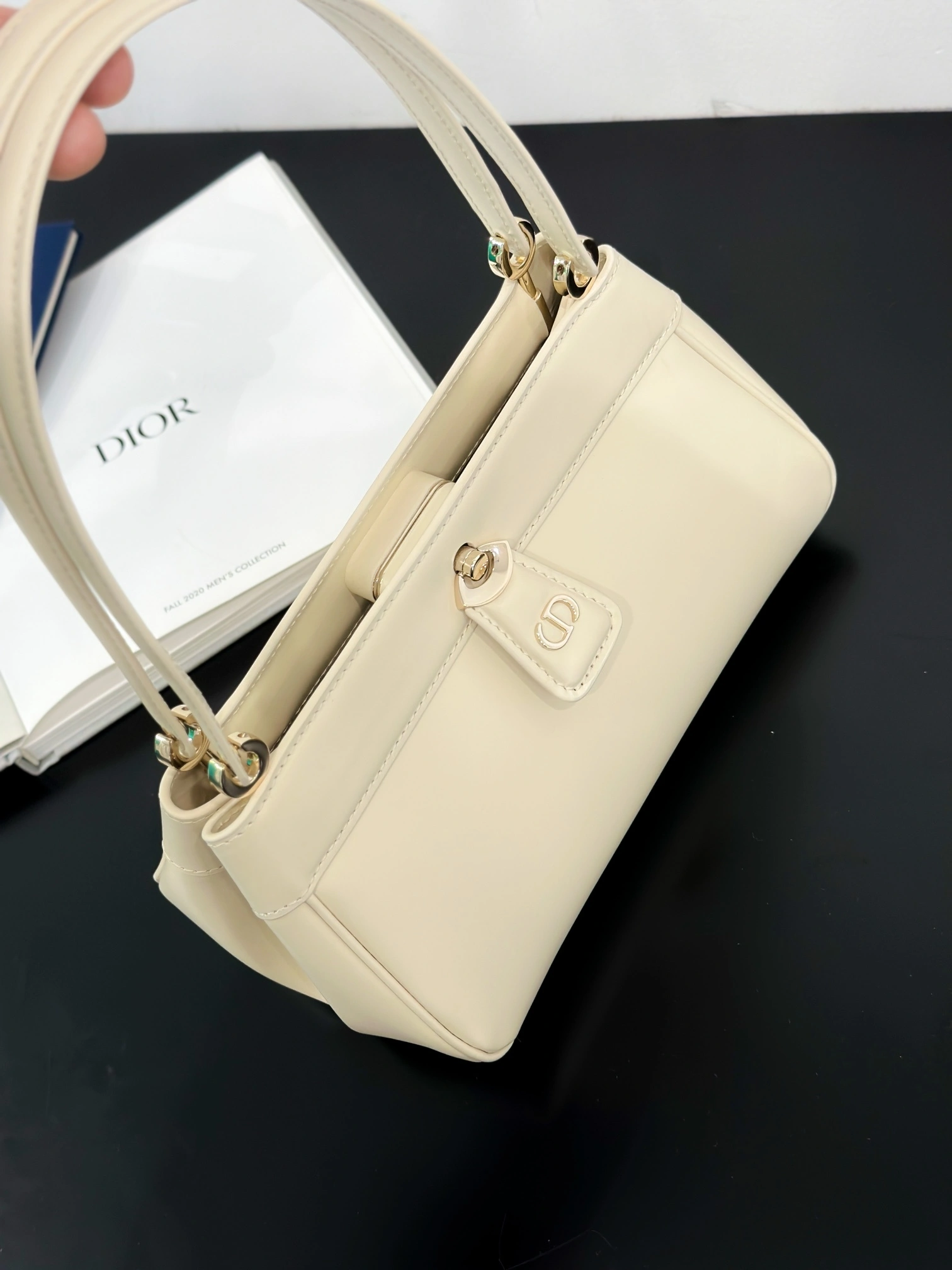 MOMO-- M1844OBEQ-M49U high quality version item：C-B007F1859R