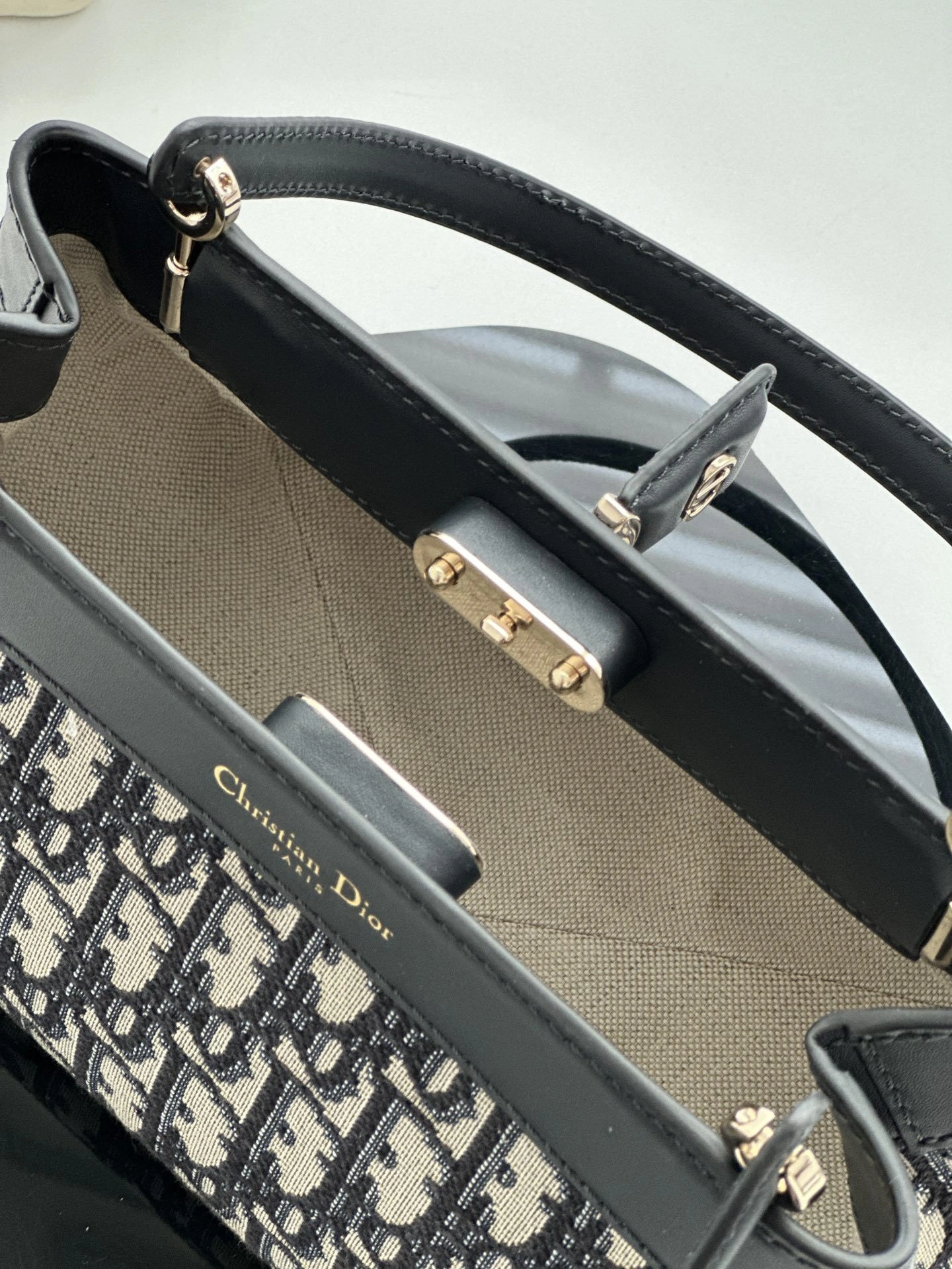 MOMO-- M1844OTZQ-M928 item:D-B000A1579
