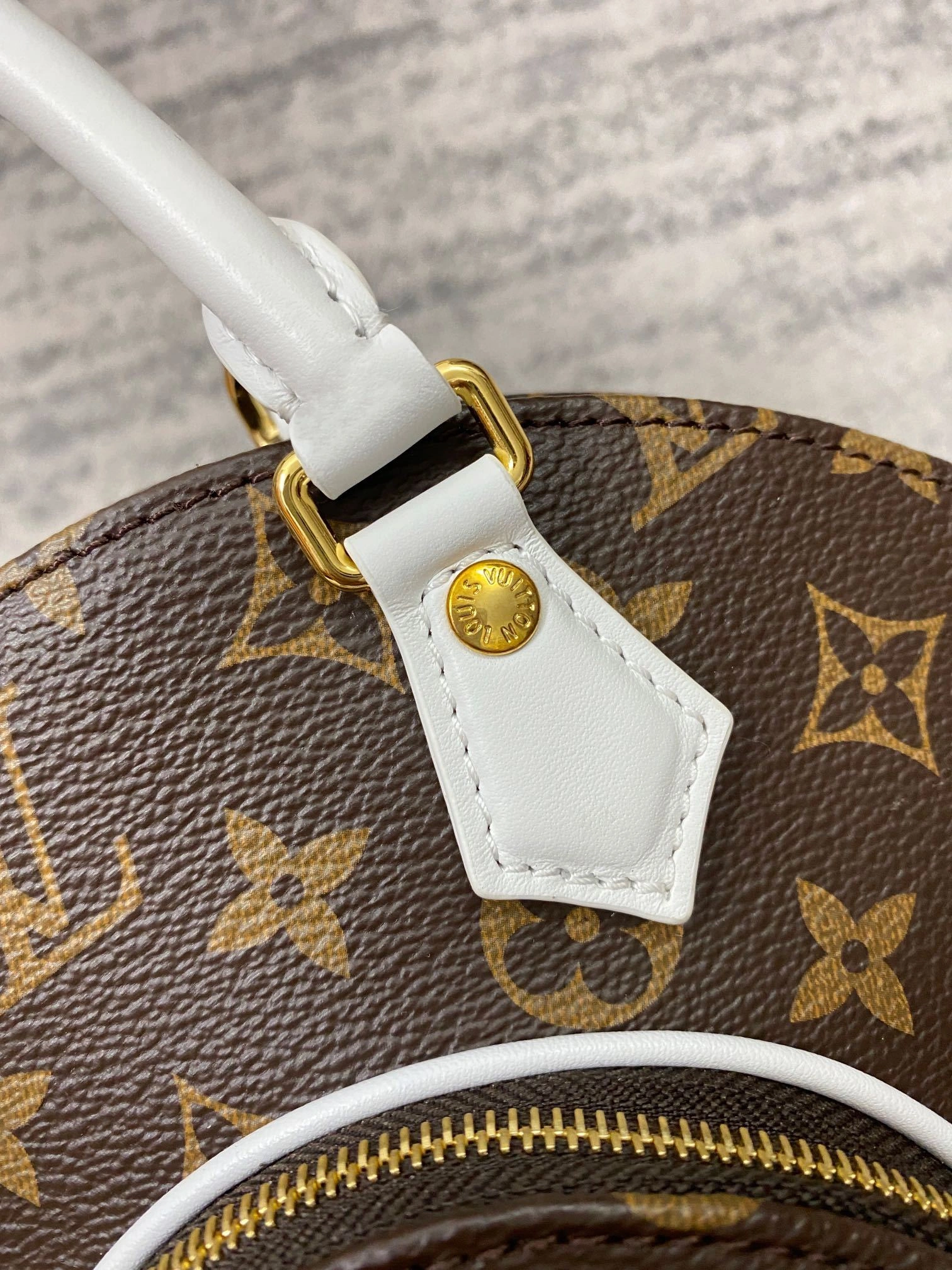 MOMO-- M20752 item：C-B808E3112R