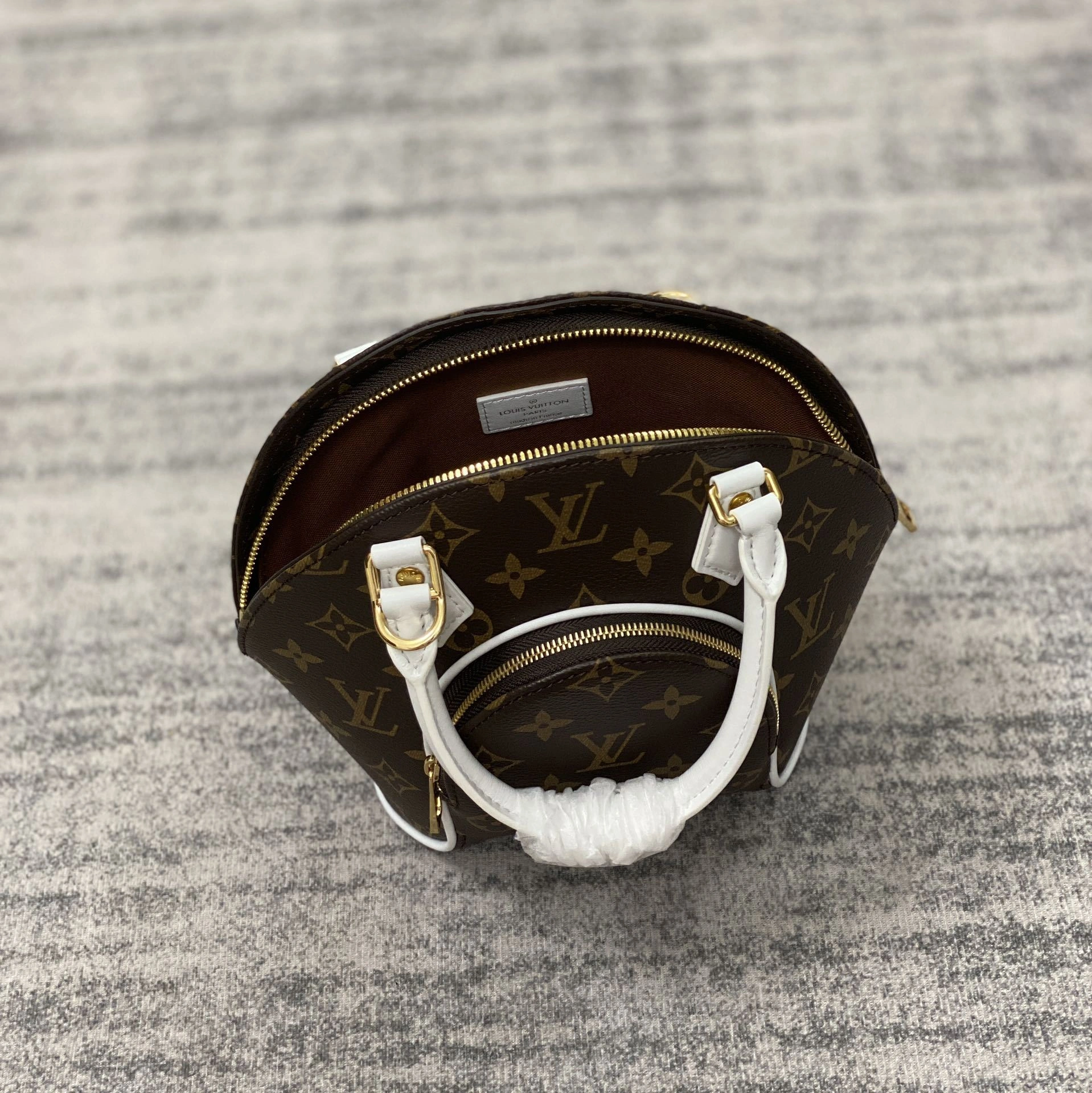 MOMO-- M20752 item：C-B808E3112R