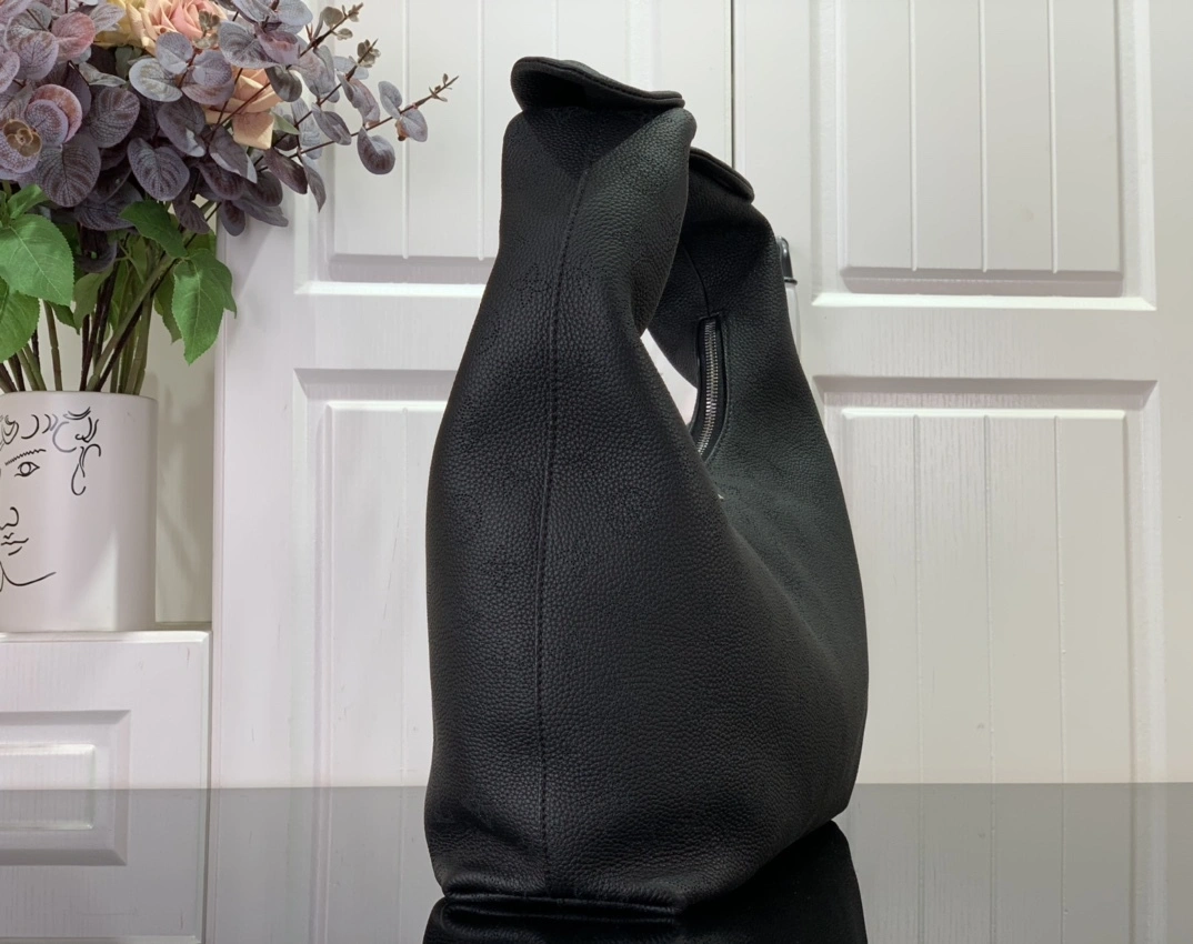 MOMO-- M20788 high quality version item：C-B063G2147R