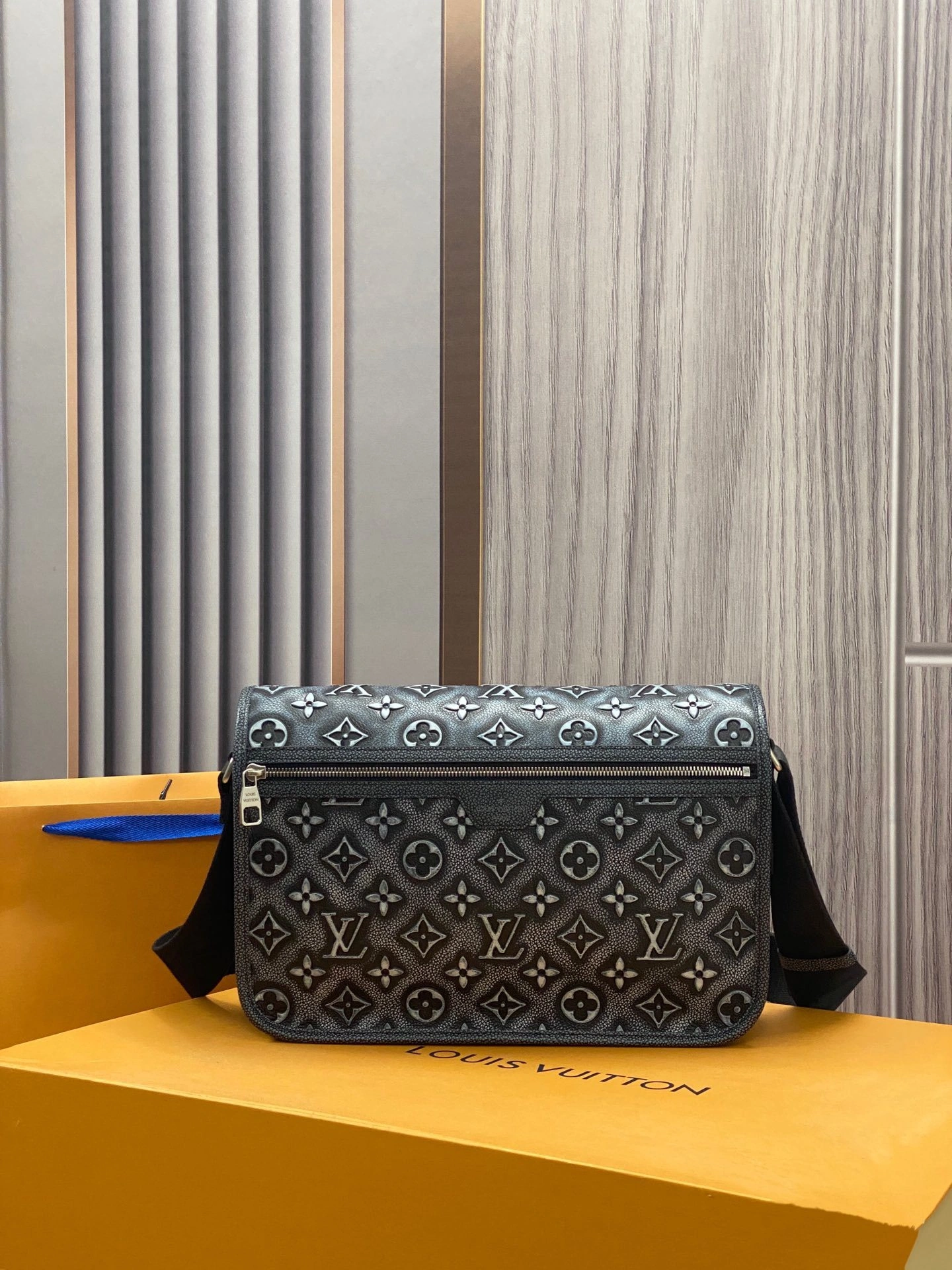 MOMO-- M21358 item：C-B808E3116R