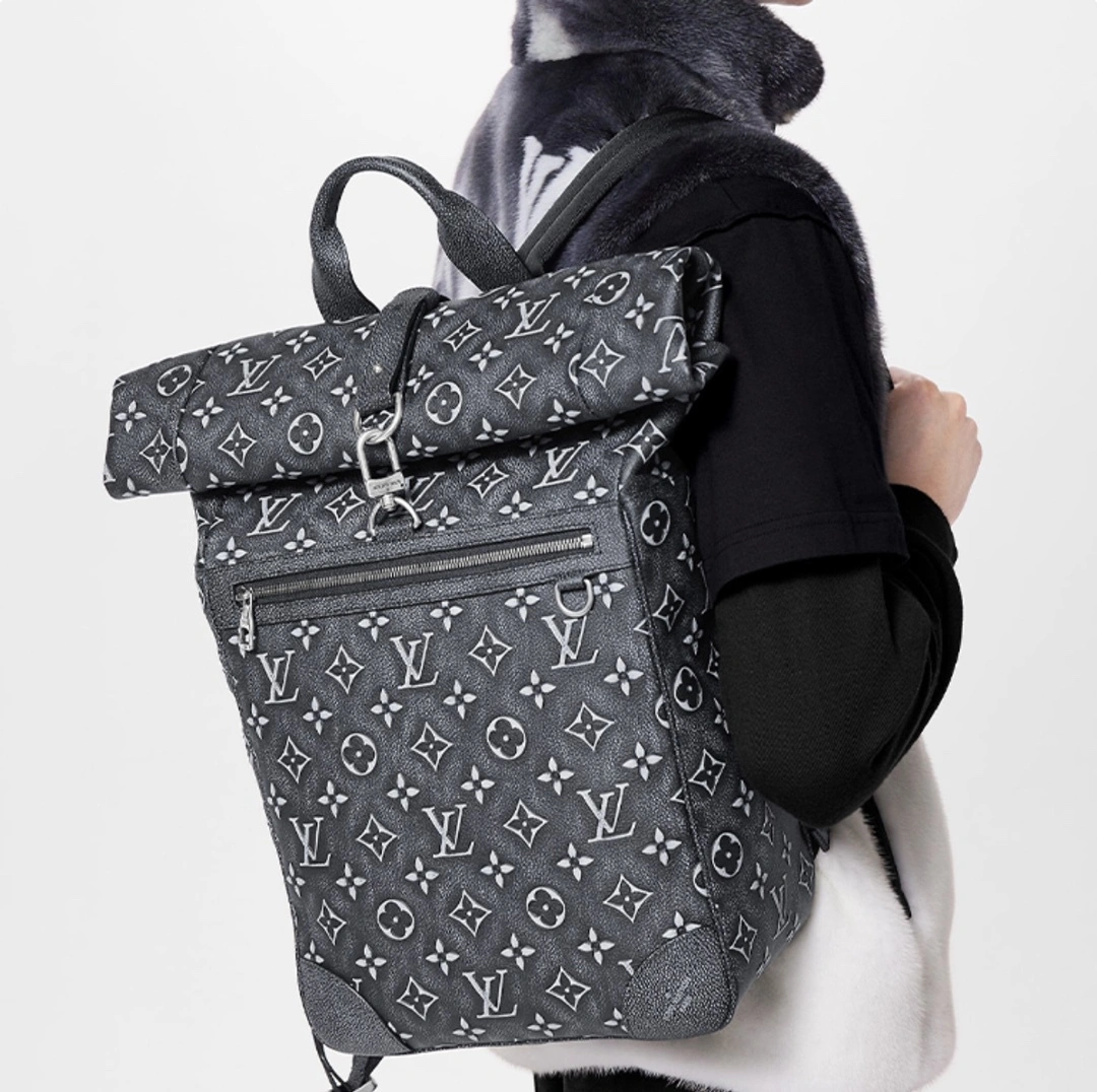 MOMO-- M21359 item：C-B808E3111R