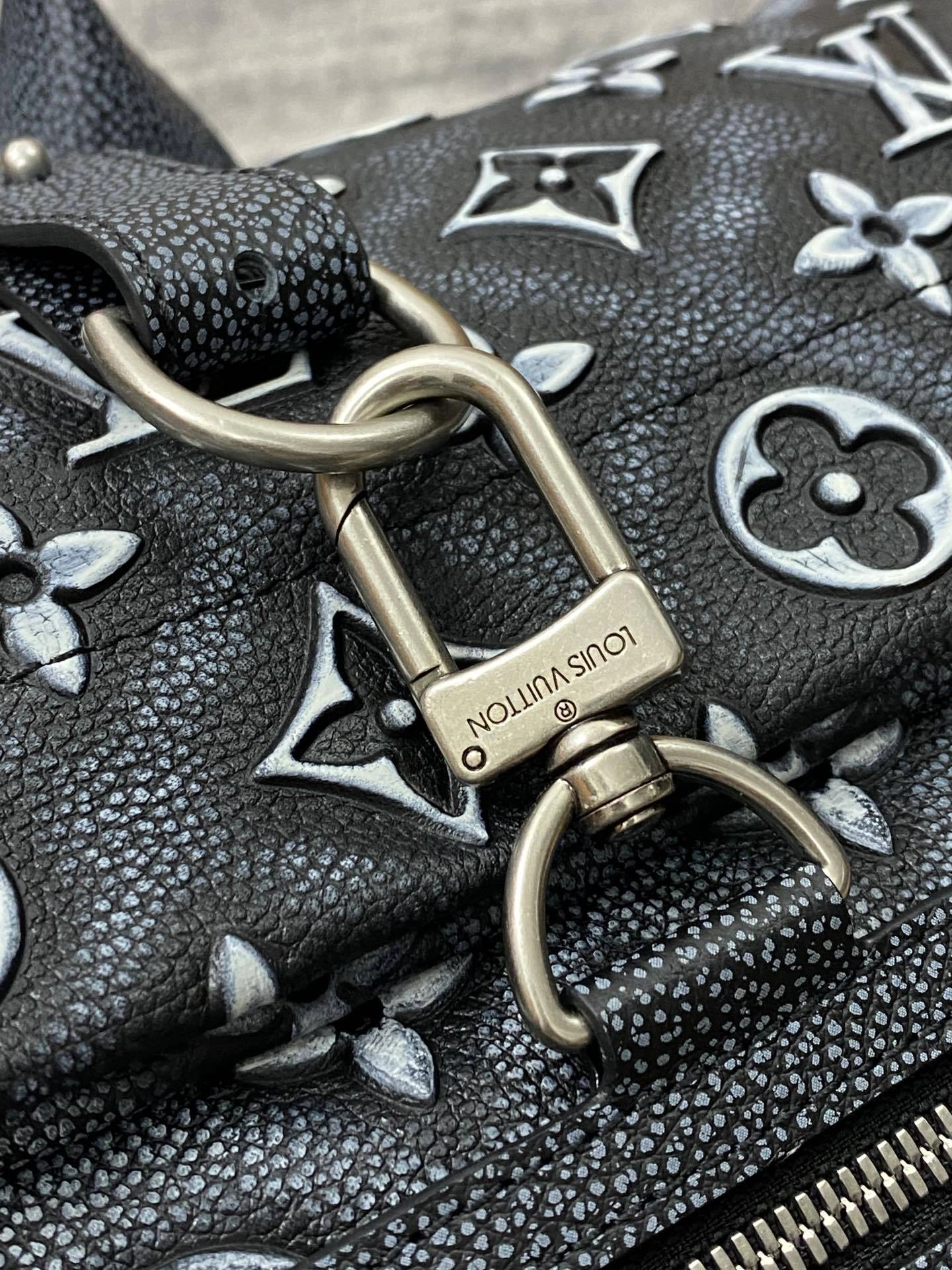MOMO-- M21359 item：C-B808E3111R
