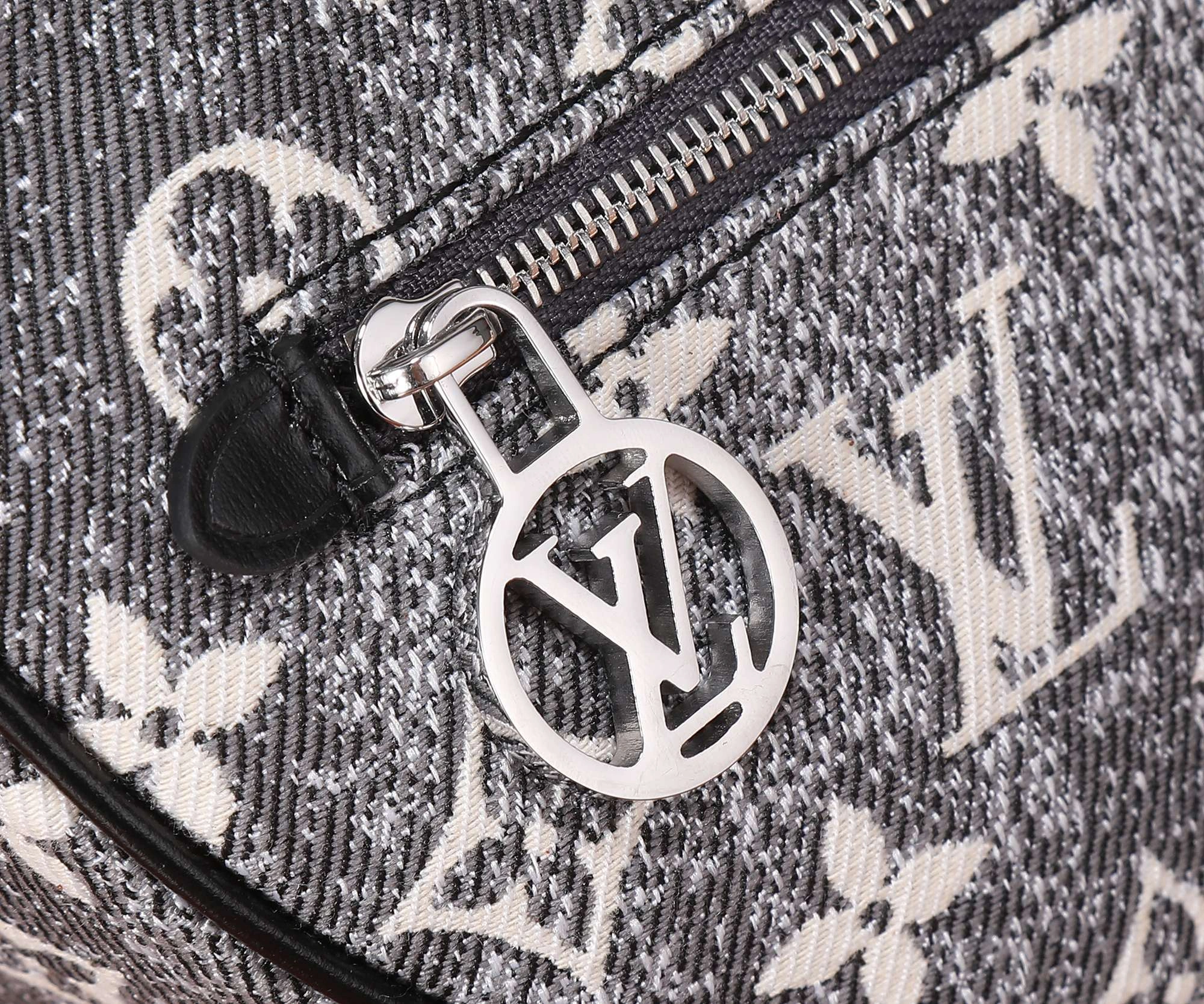 &MOMO-- M21752 item：C-B000F0103R