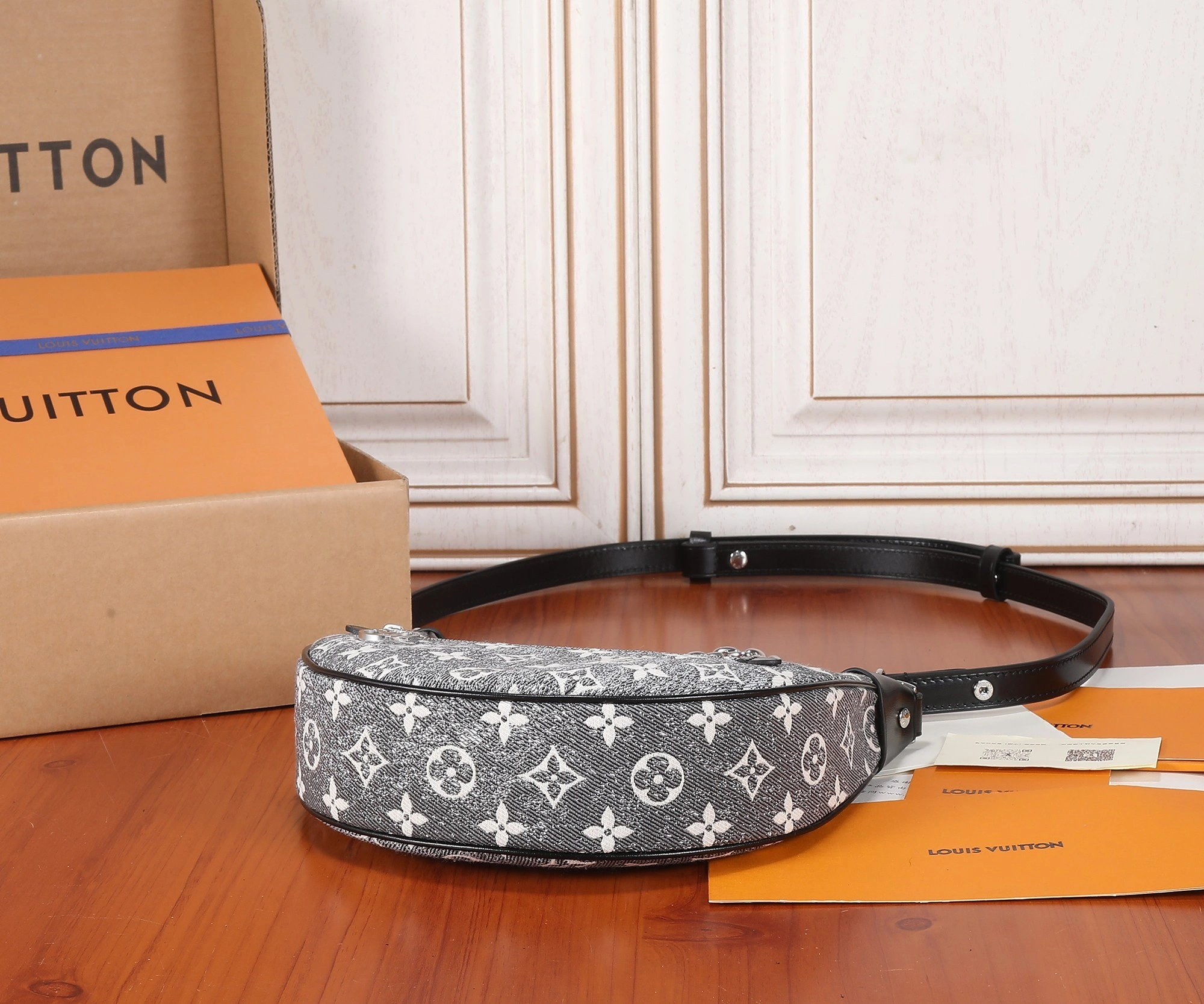 &MOMO-- M21752 item：C-B000F0103R