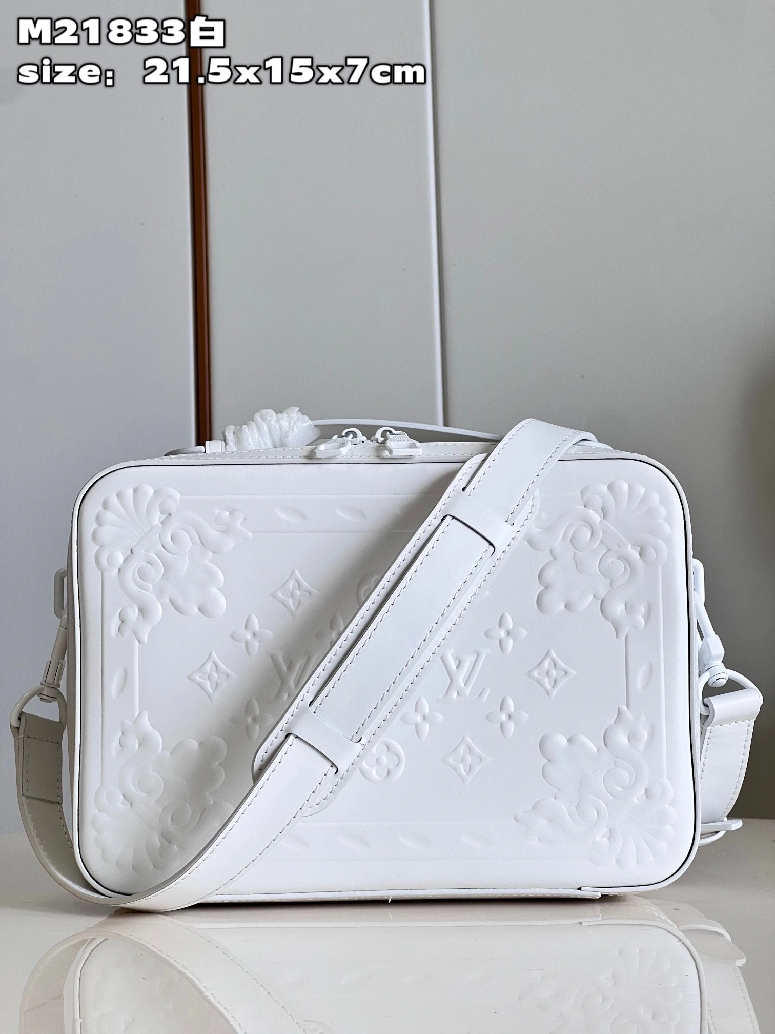 MOMO-- M21833 item：C-B479F0987R