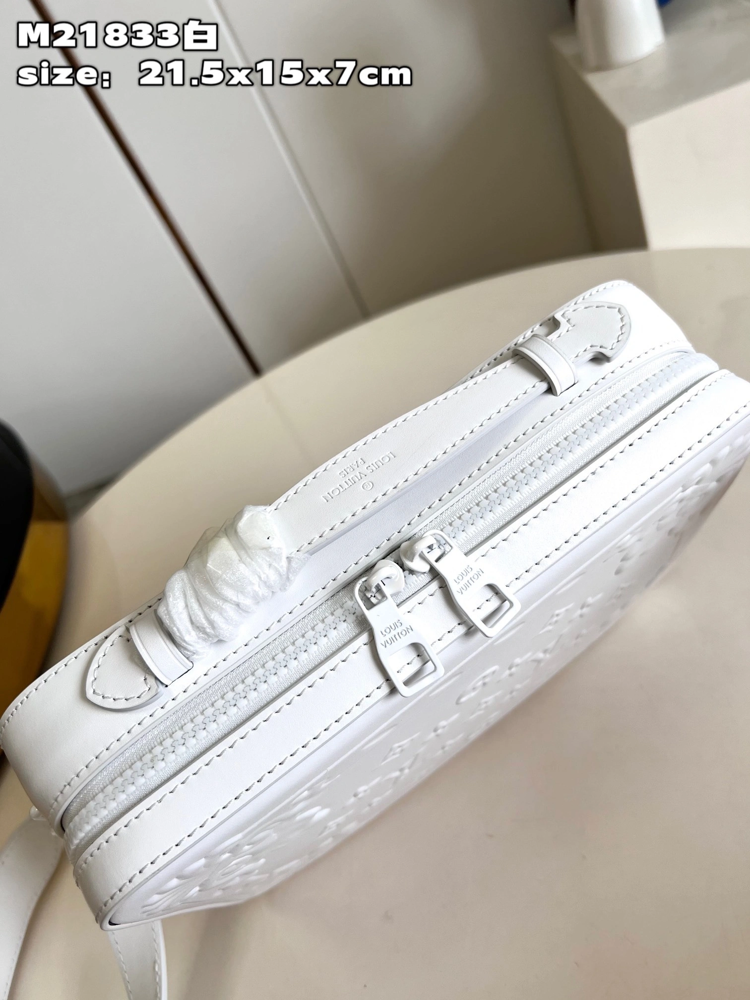 MOMO-- M21833 item：C-B479F0987R