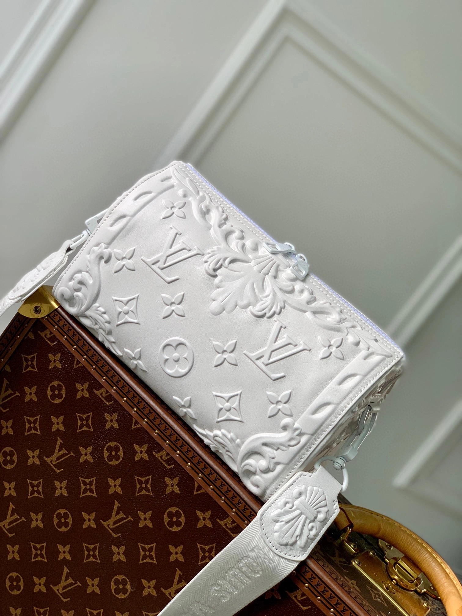 MOMO-- M21835 item：C-B063F0973R