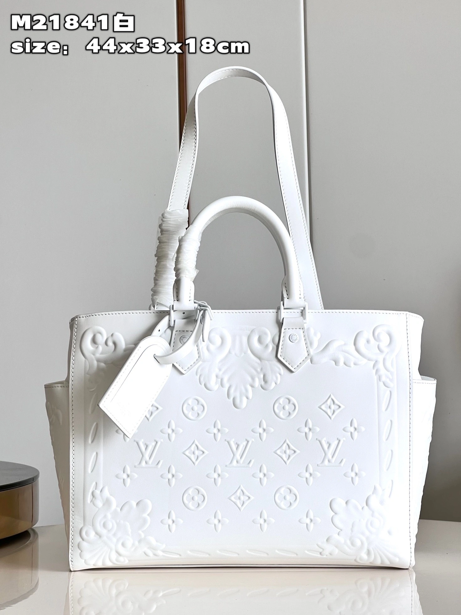 MOMO-- M21841 item：C-B000F0271R