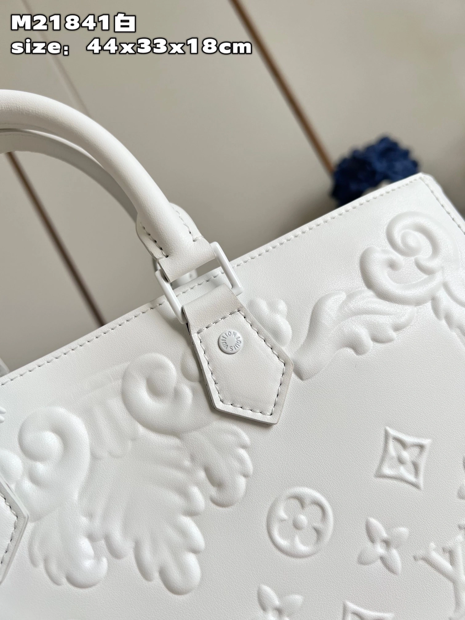 MOMO-- M21841 item：C-B000F0271R