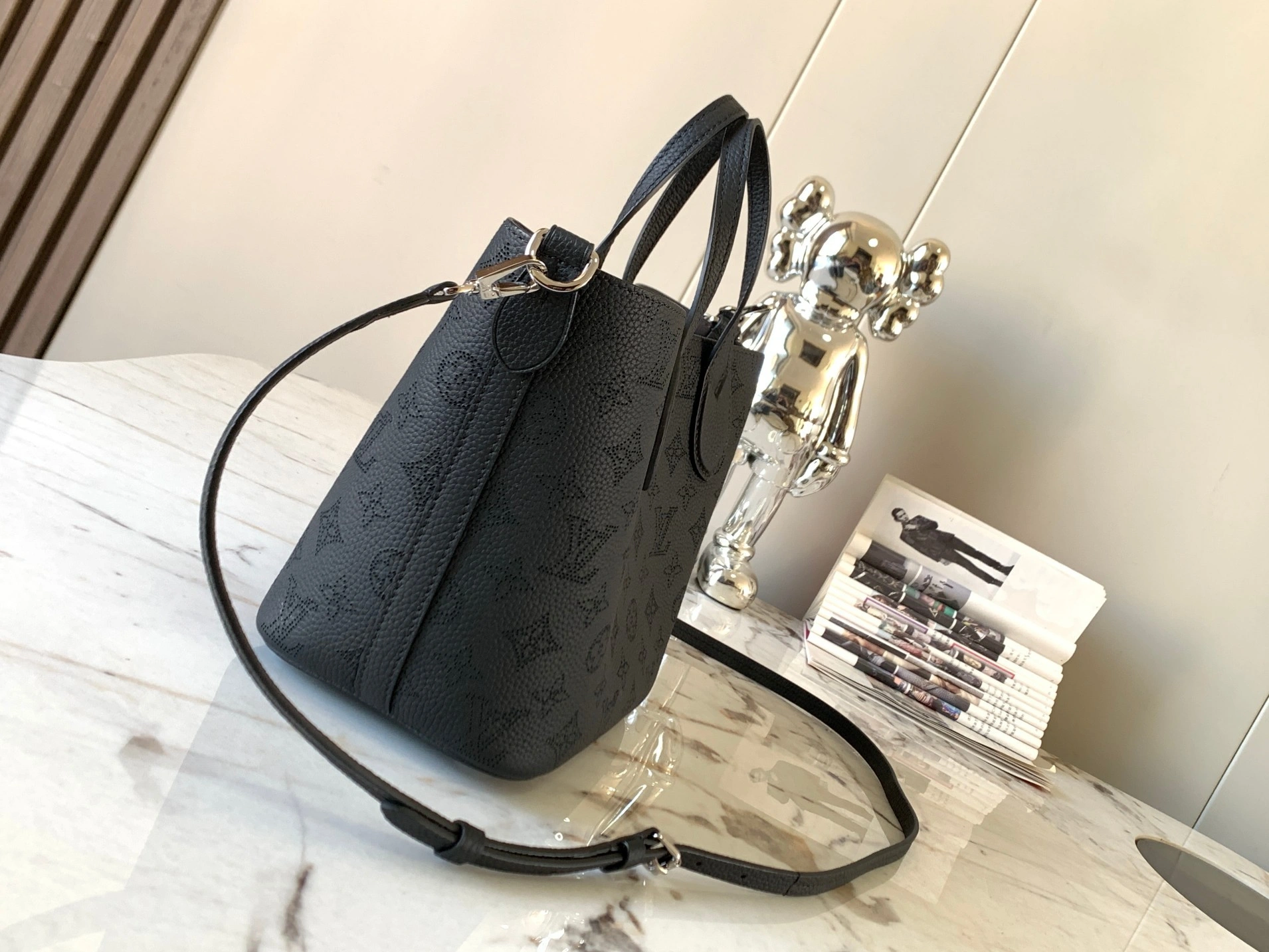 MOMO-- M21848 high quality version item：C-B007F1818R