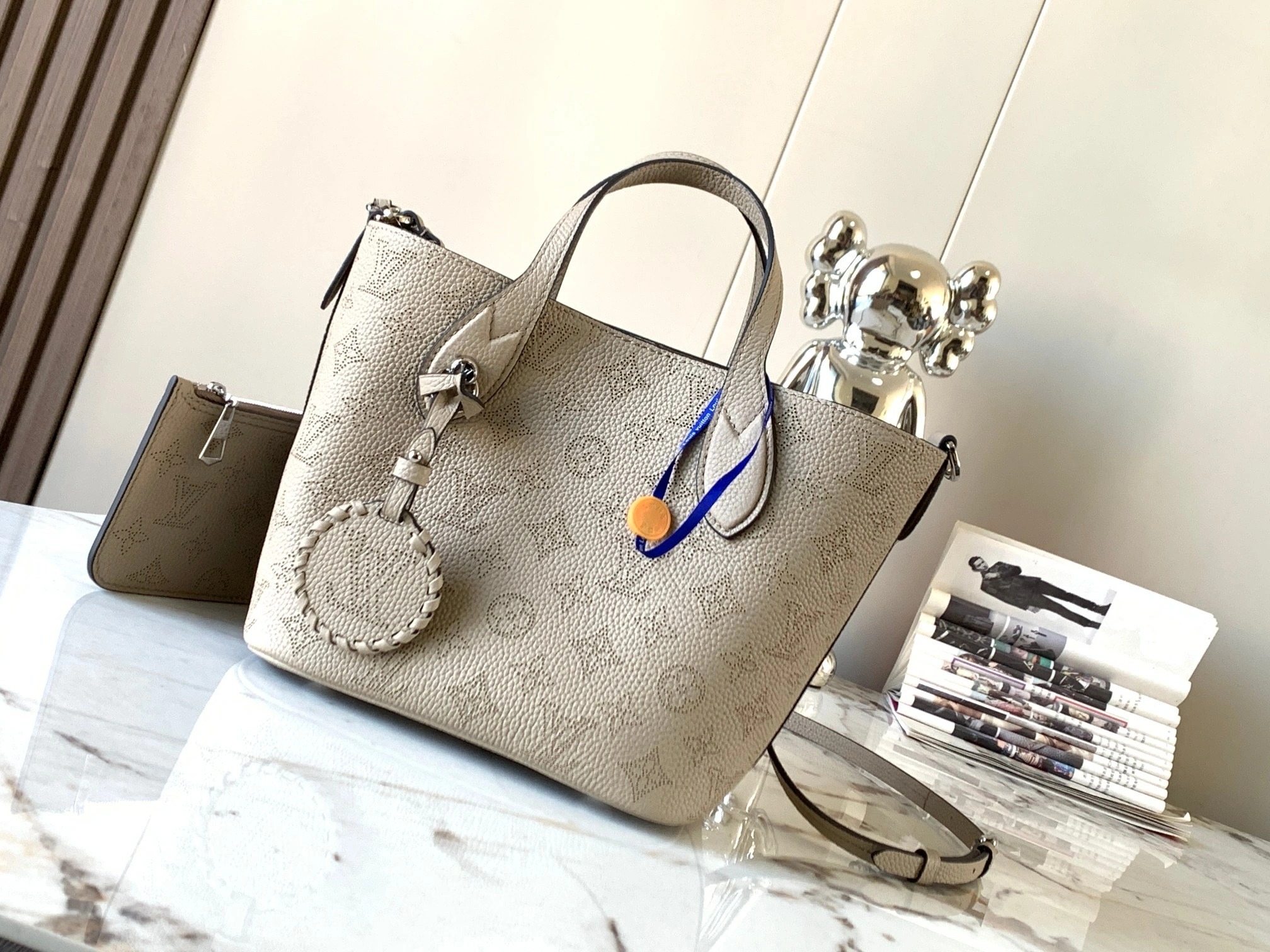 MOMO-- M21849 high quality version item：C-B007F1817R