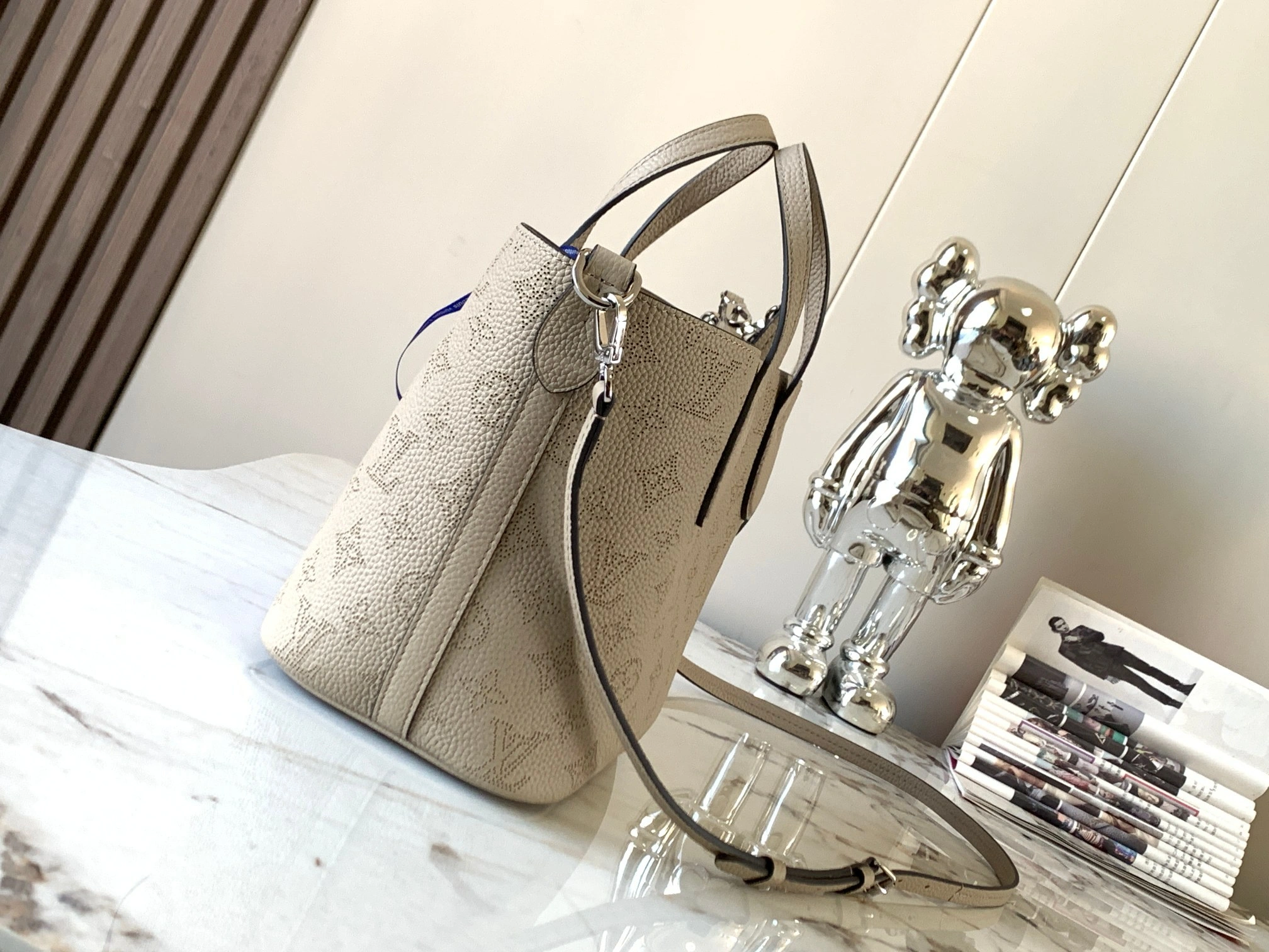MOMO-- M21849 high quality version item：C-B007F1817R