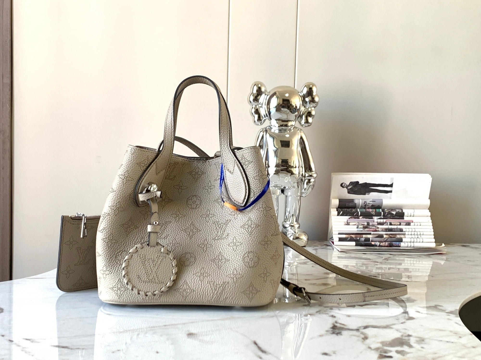 MOMO-- M21849 high quality version item：C-B007F1817R