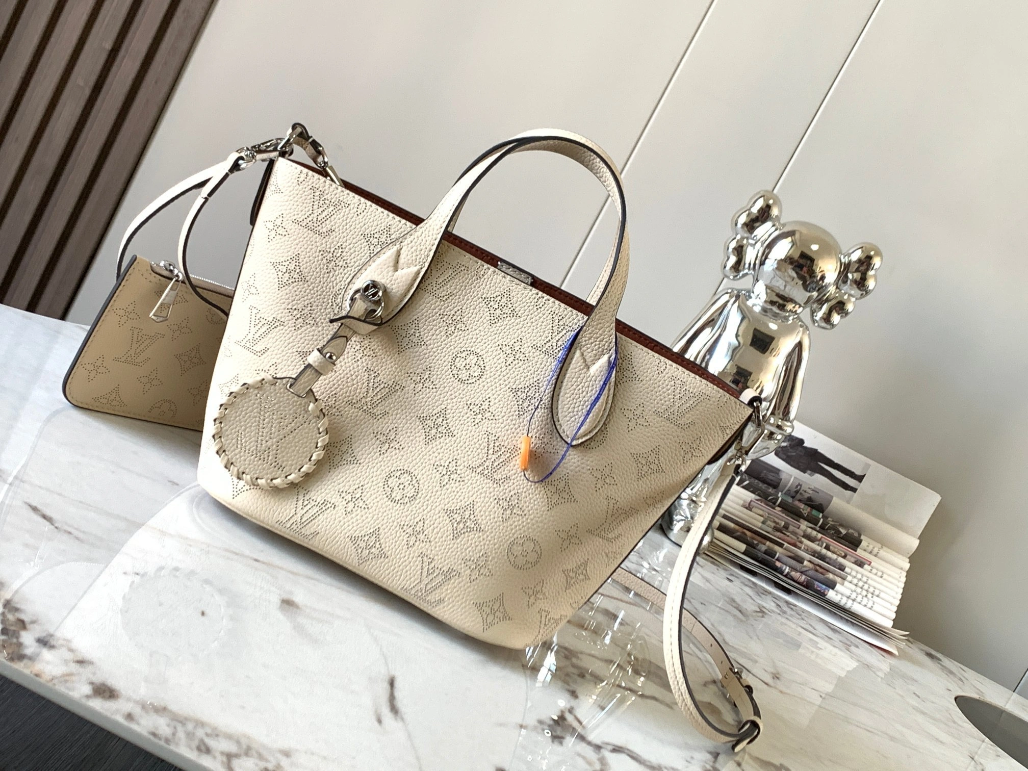 MOMO-- M21909 high quality version item：C-B007F1816R