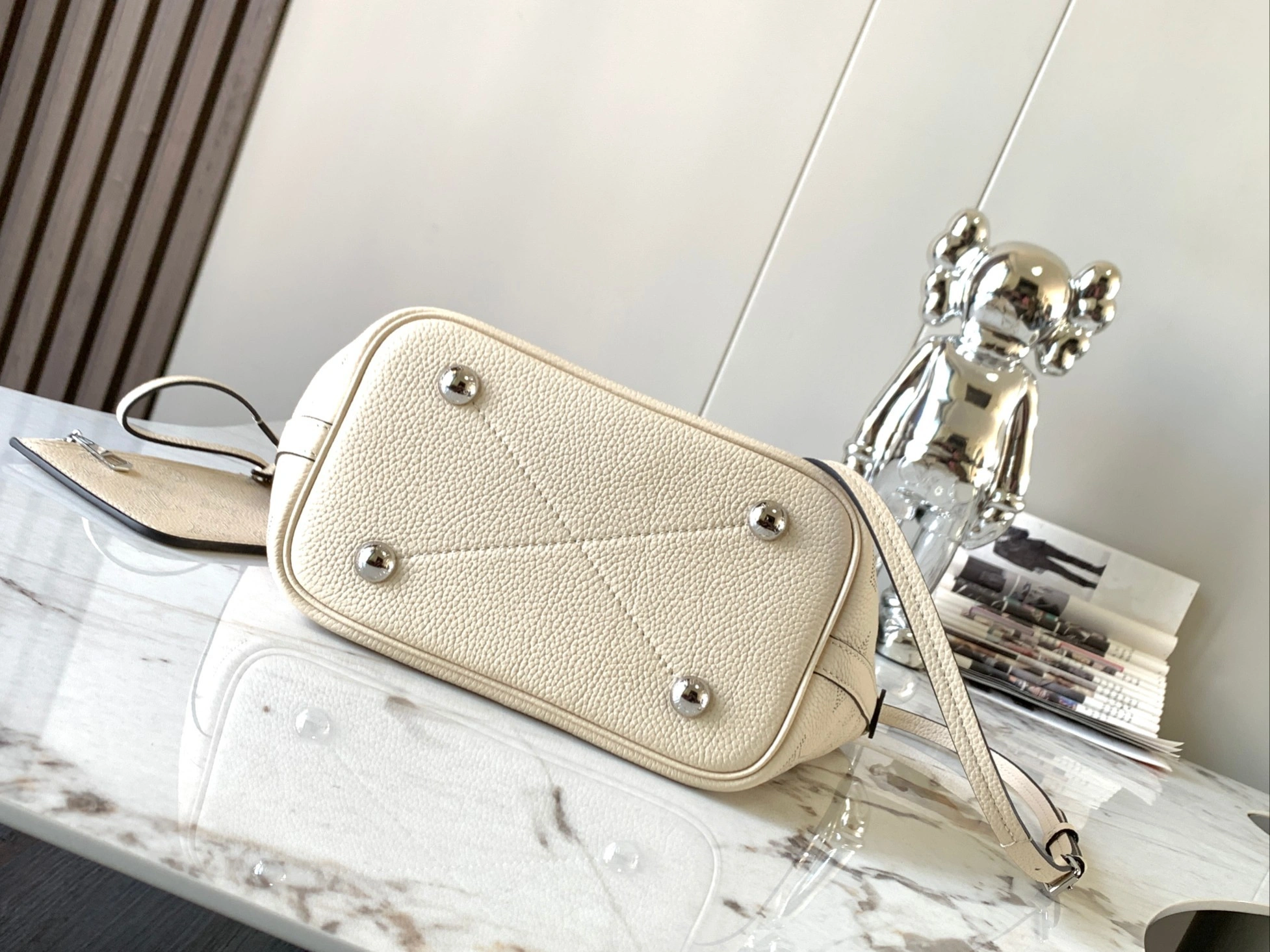MOMO-- M21909 high quality version item：C-B007F1816R