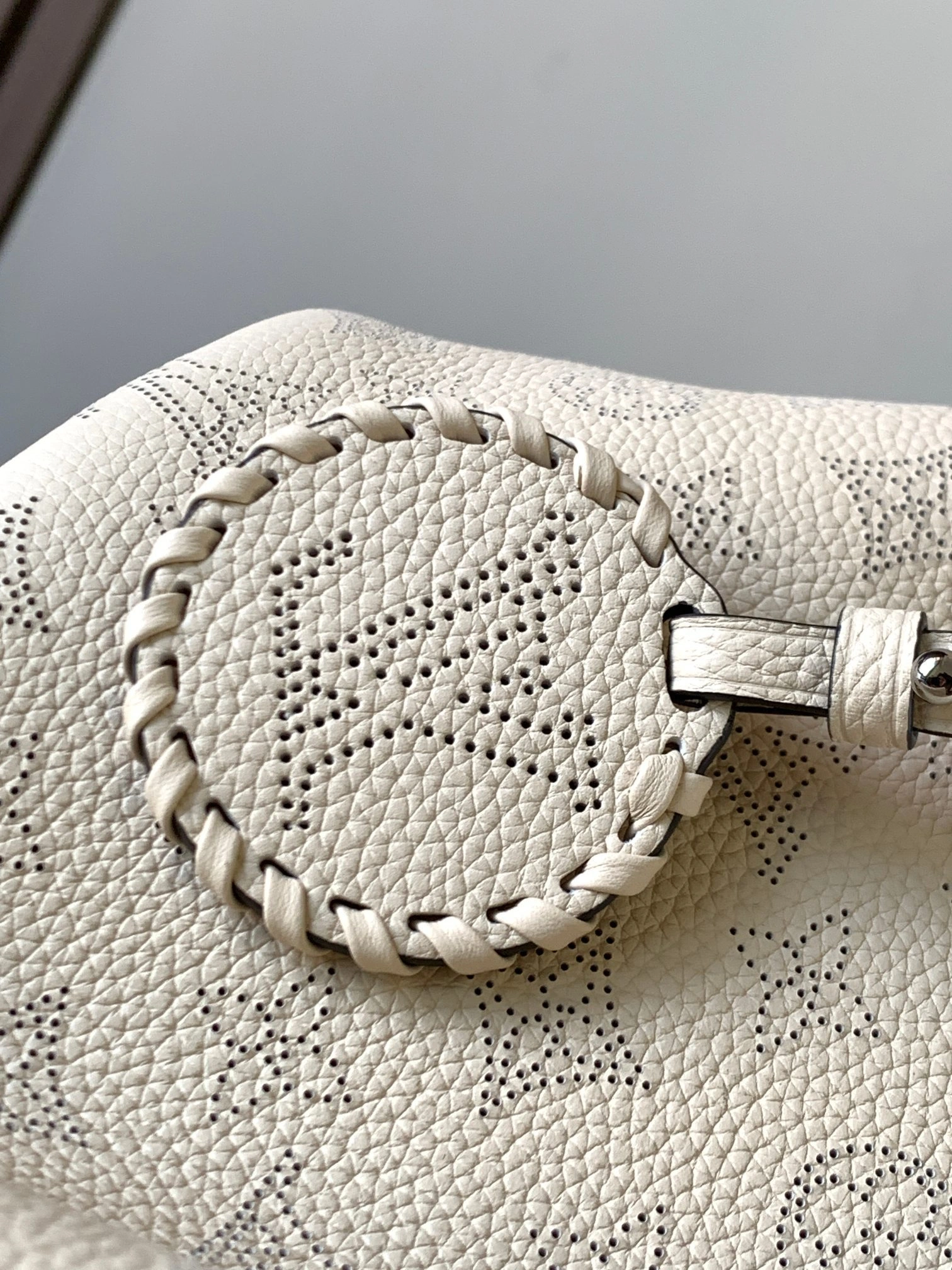MOMO-- M21909 high quality version item：C-B007F1816R