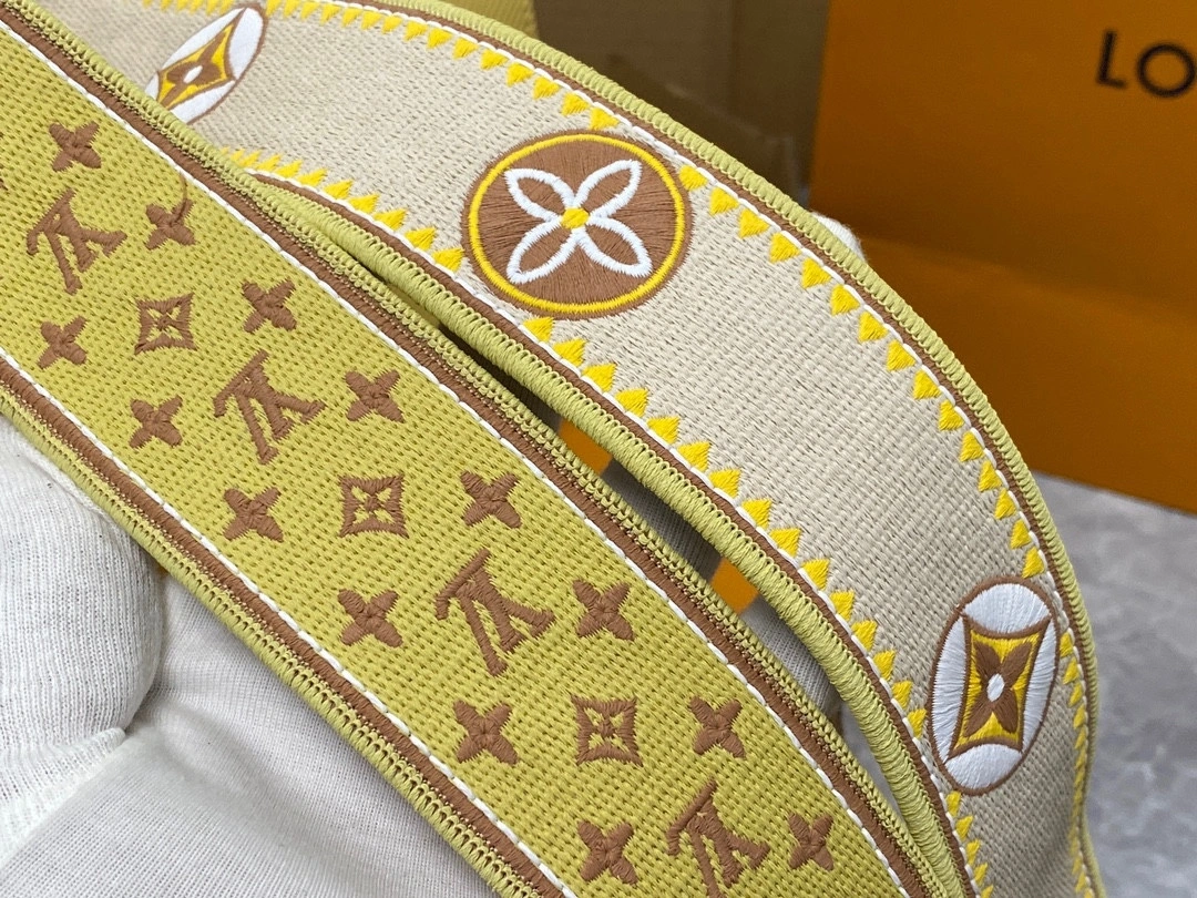 MOMO-- M22038 item：C-B007F1212R