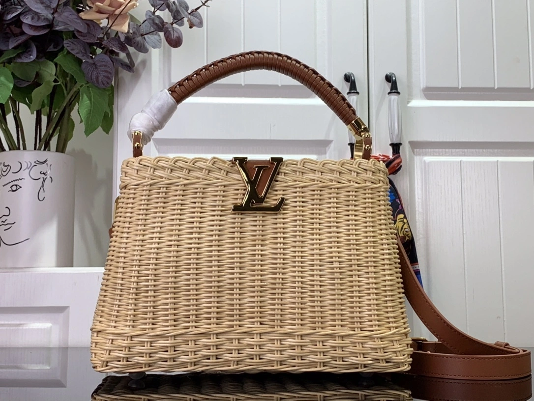 MOMO-- M22173 CAPUCINES BB item:C-B063K2209R