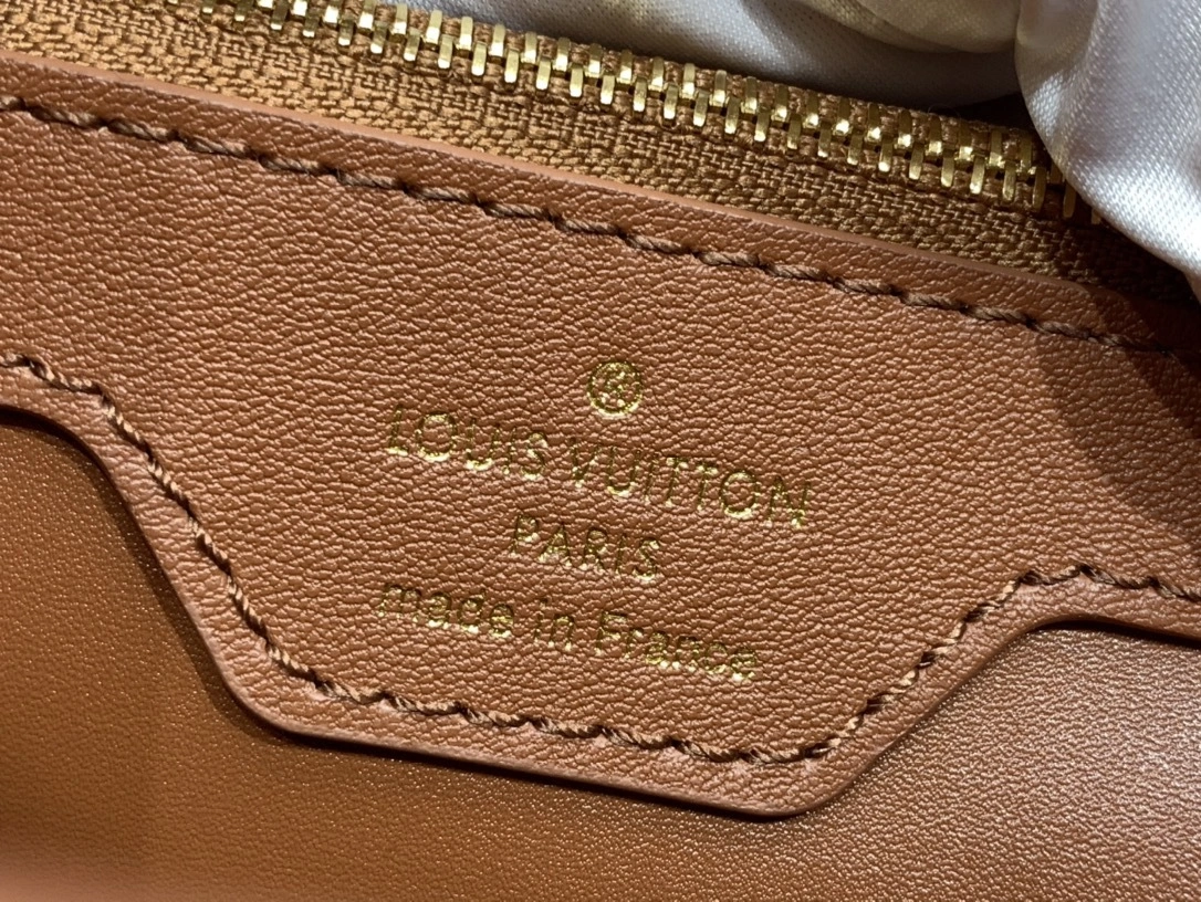 MOMO-- M22173 CAPUCINES BB item:C-B063K2209R