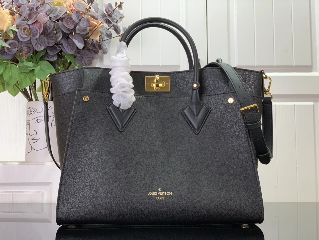 MOMO-- M22225 high quality version item：C-B063I3017V
