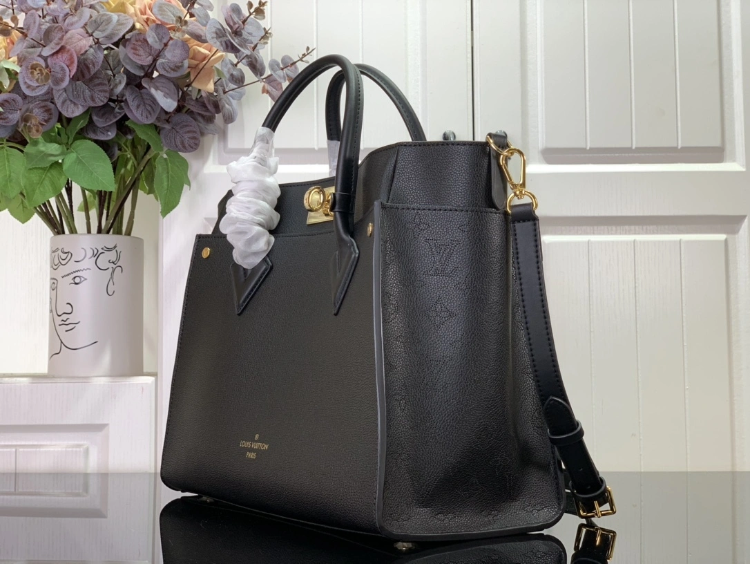 MOMO-- M22225 high quality version item：C-B063I3017V