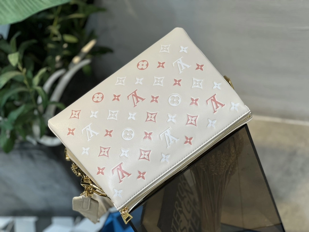 MOMO-- M22398 item：C-B000F0256R