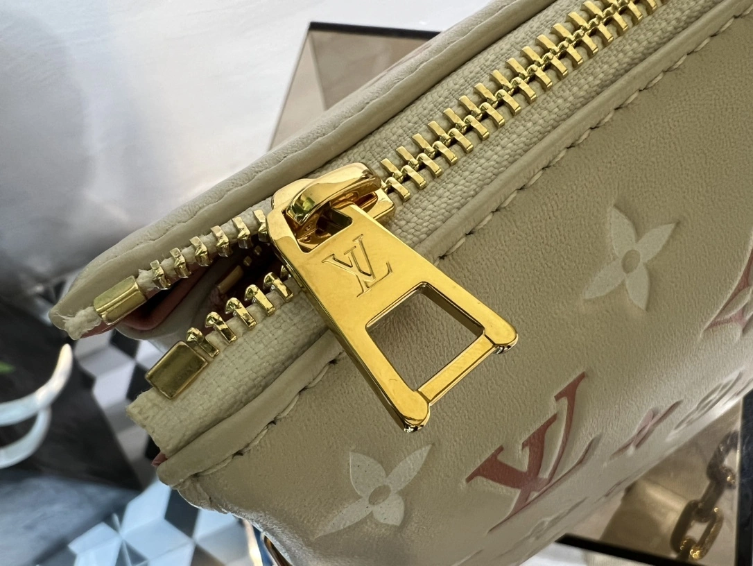 MOMO-- M22398 item：C-B000F0256R