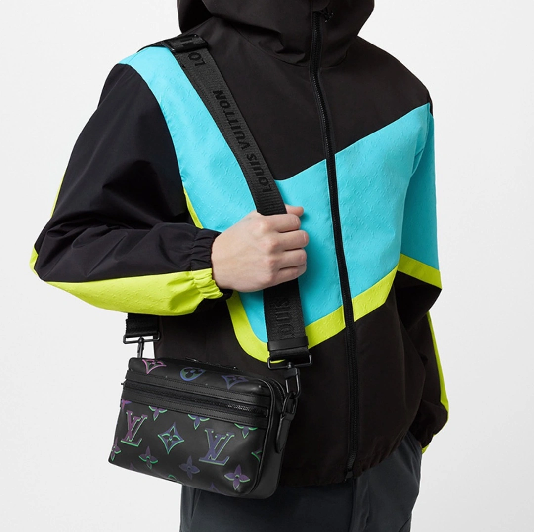 MOMO-- M22495 item：C-B000F0262R