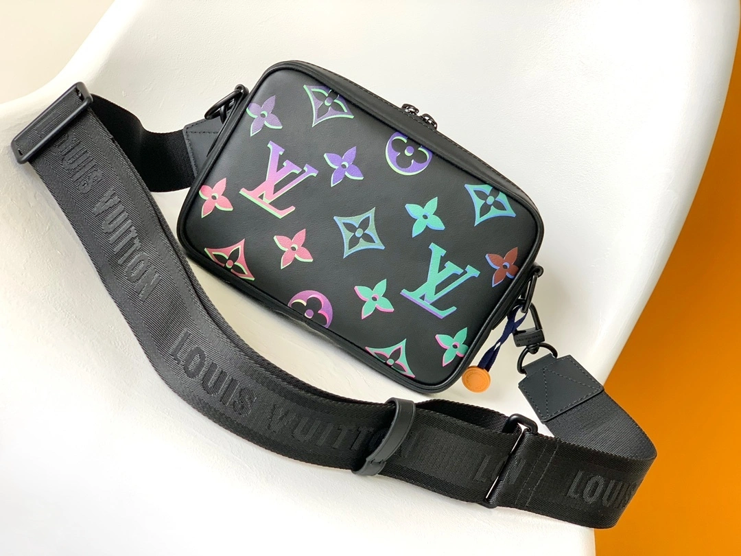 MOMO-- M22495 item：C-B000F0262R