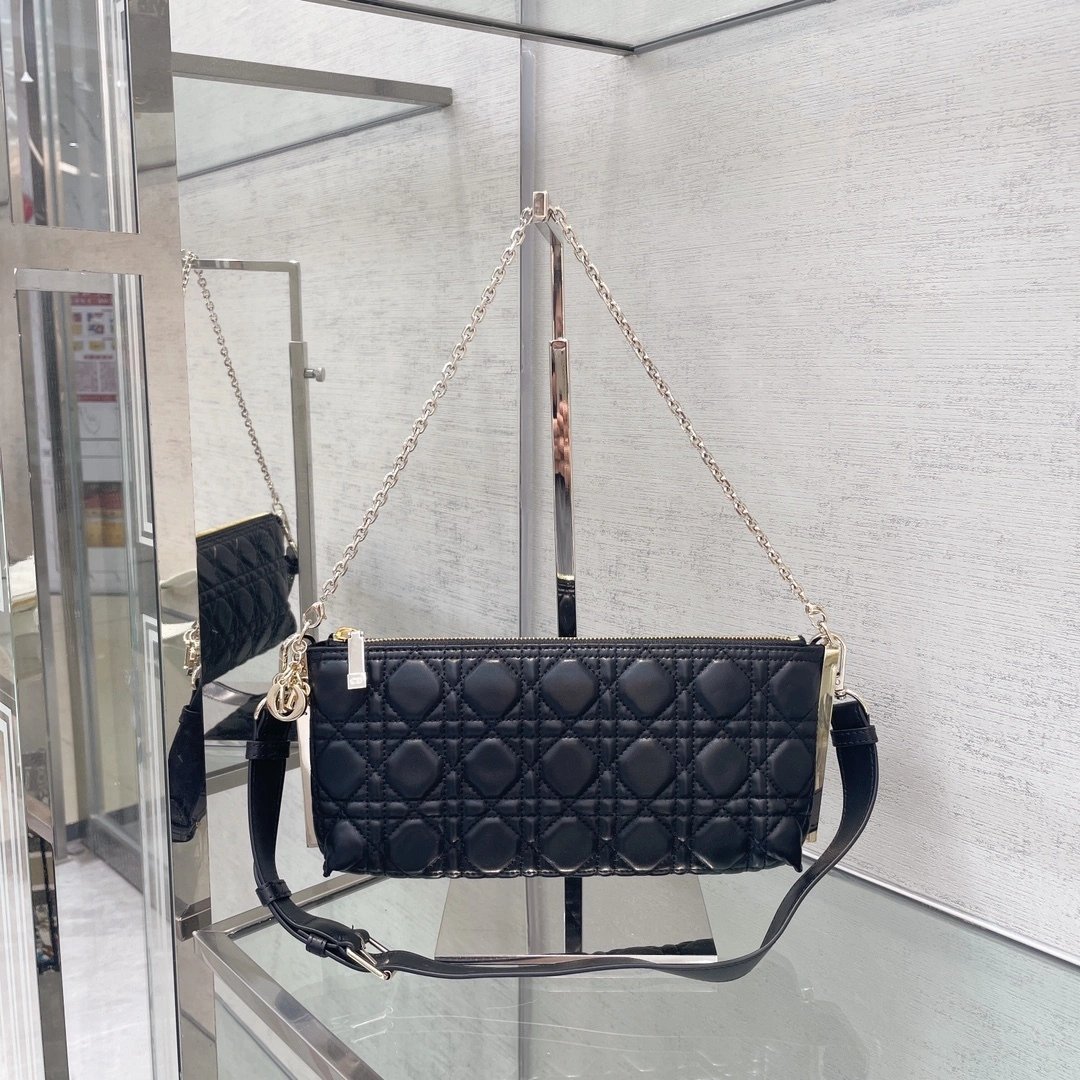 MOMO-- M2252ONGE-M900 item：C-B063E3103R
