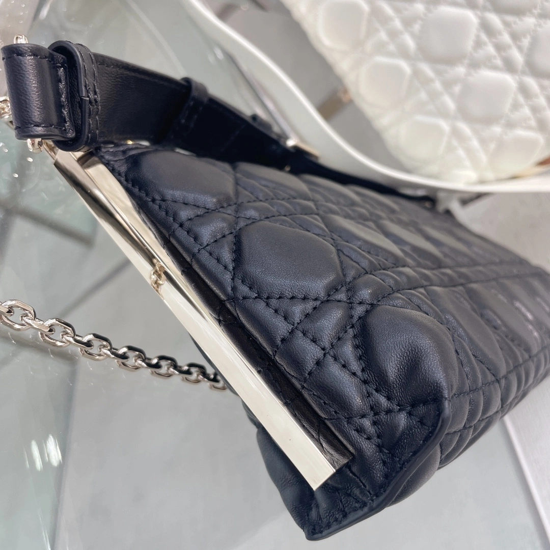 MOMO-- M2252ONGE-M900 item：C-B063E3103R