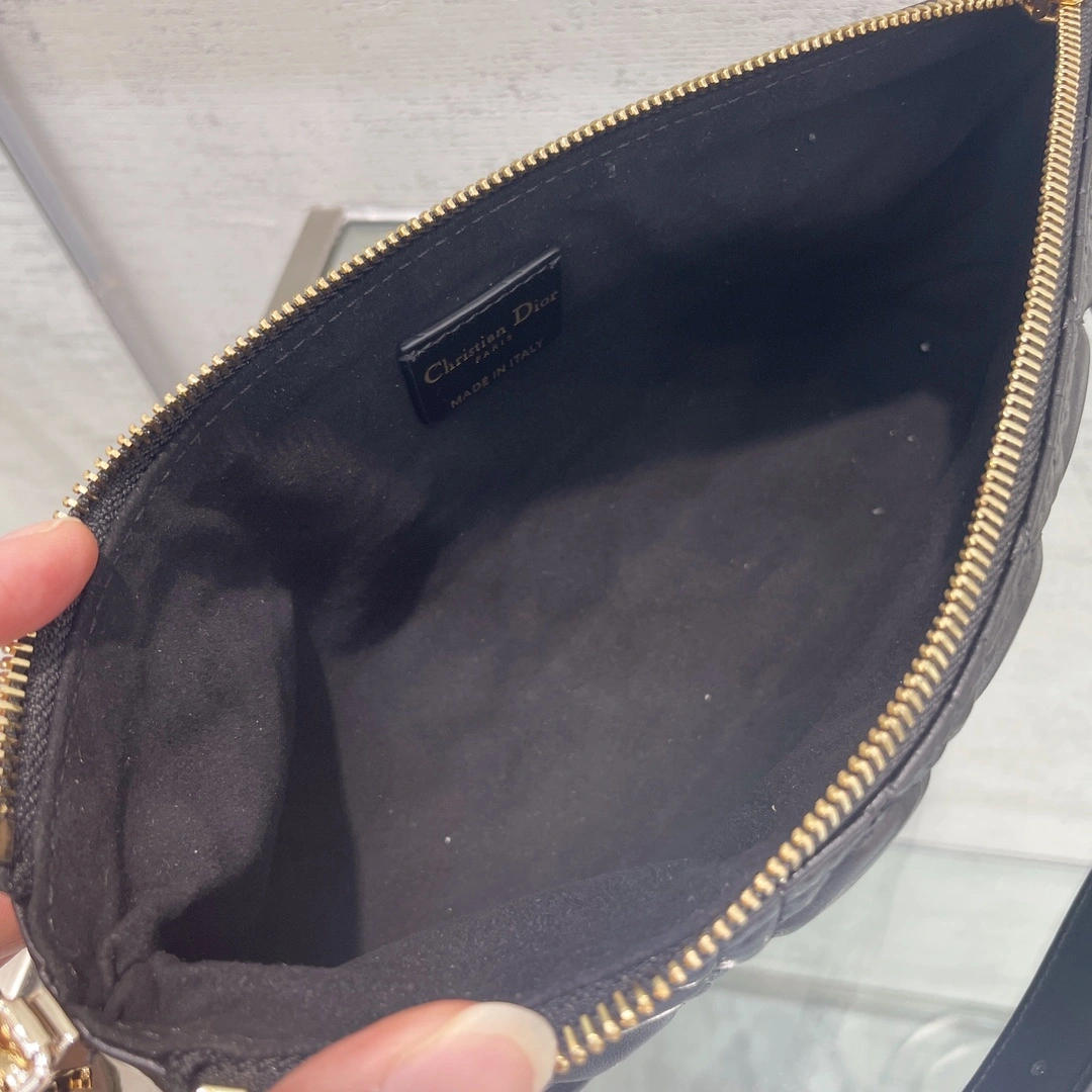 MOMO-- M2252ONGE-M900 item：C-B063E3103R