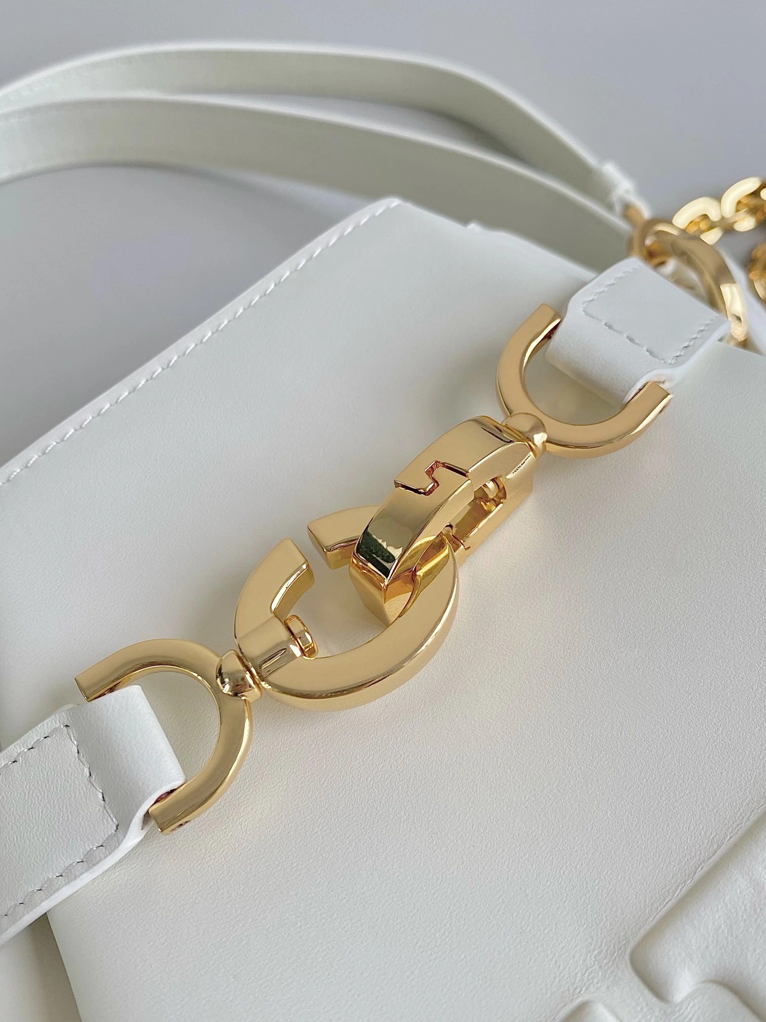 MOMO-- M2271UBHA-M030 item：C-B050H1775R