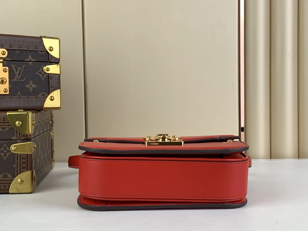 MOMO-- M23645 item:D-B000A2208V