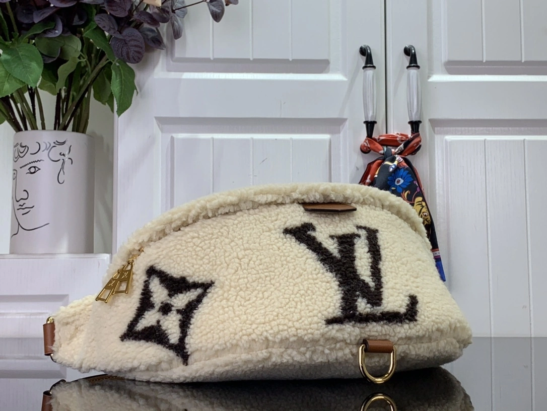 MOMO-- M23715 BUMBAG Monogram item:C-B063K2211R