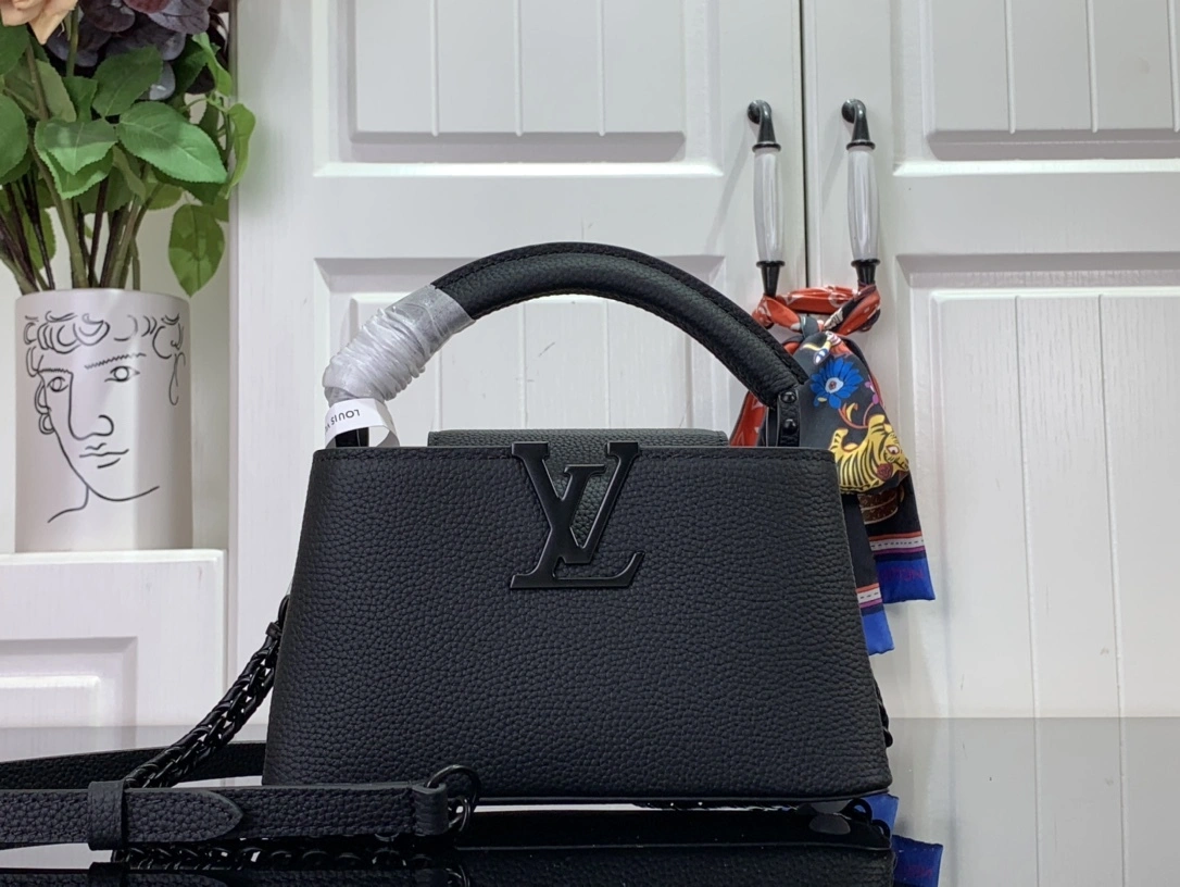 MOMO-- M23955 item:D-B174A0489S