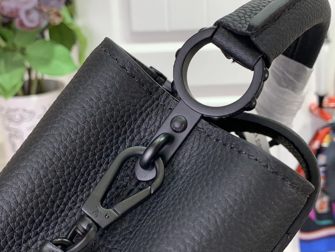 MOMO-- M23955 item:D-B174A0489S