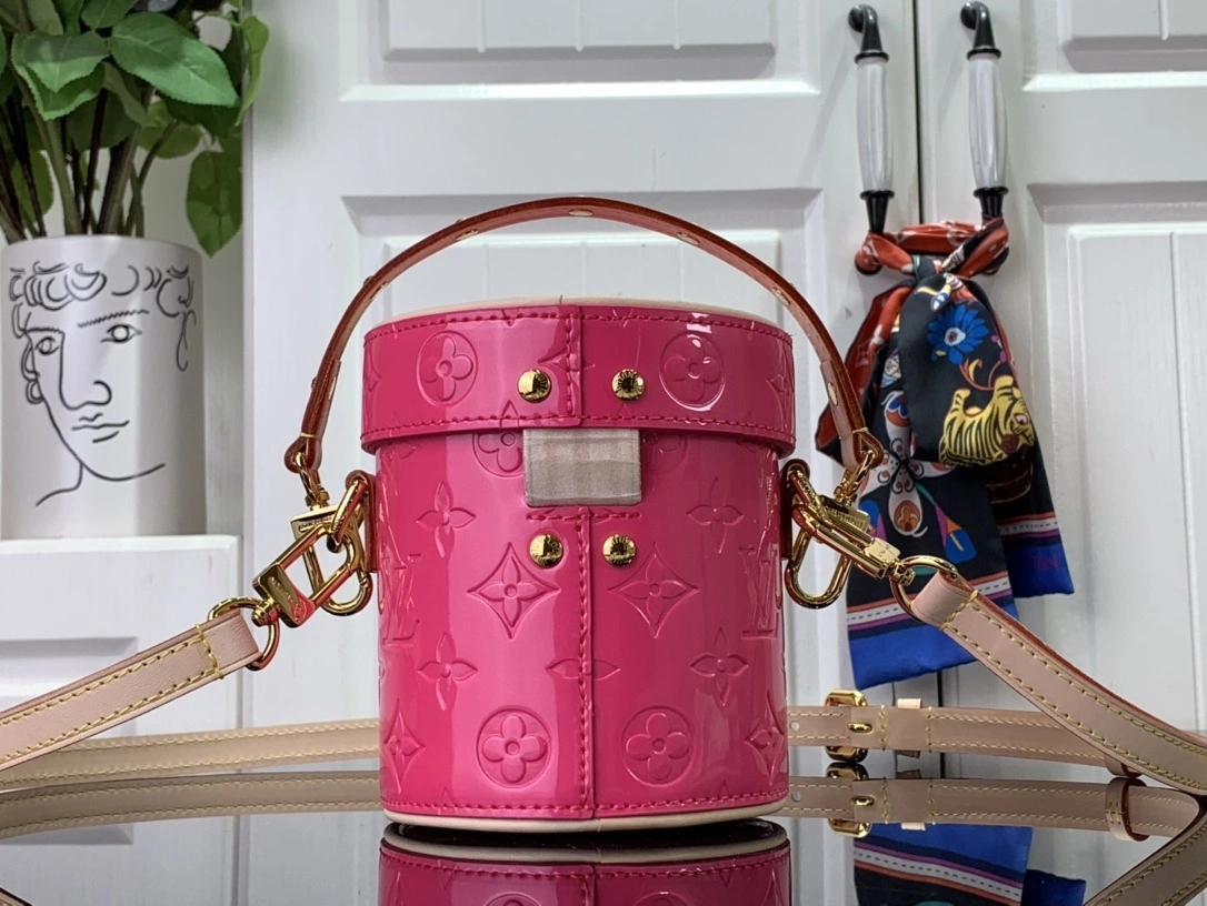 MOMO-- M24102 item:D-B063B1704R