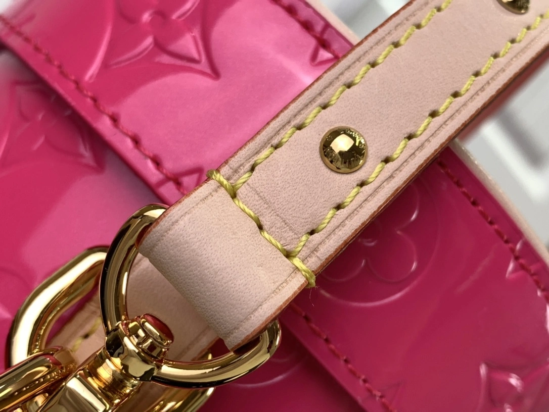 MOMO-- M24102 item:D-B063B1704R