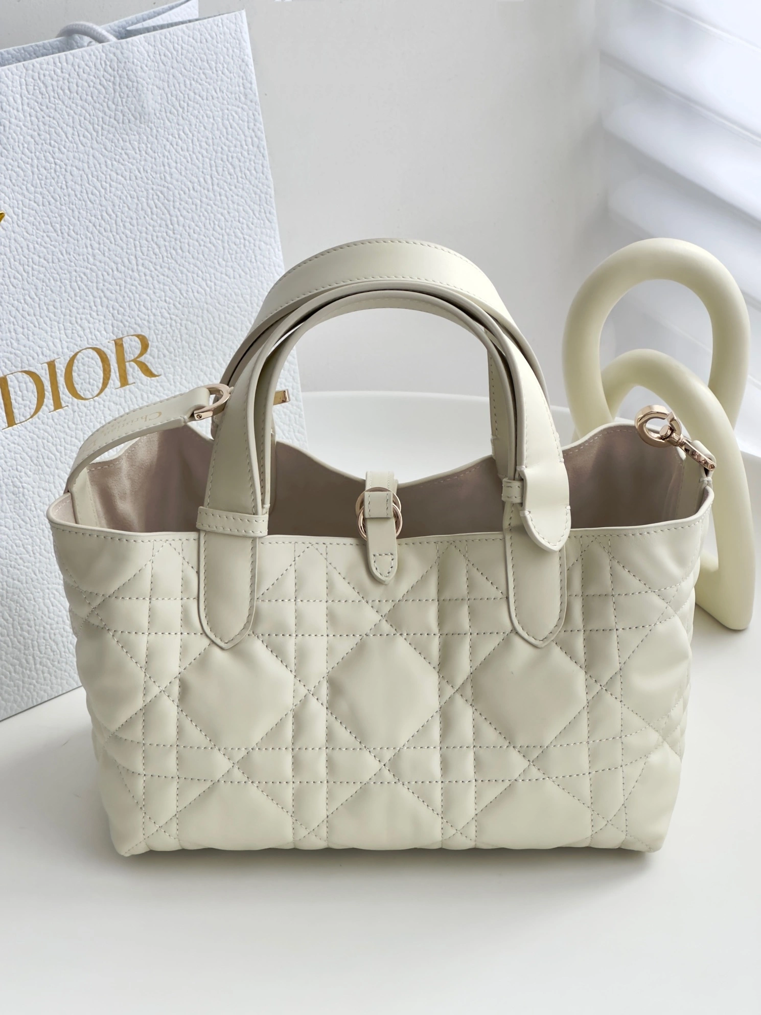 MOMO-- M2822OSHJ-M030 item:D-B000A1583
