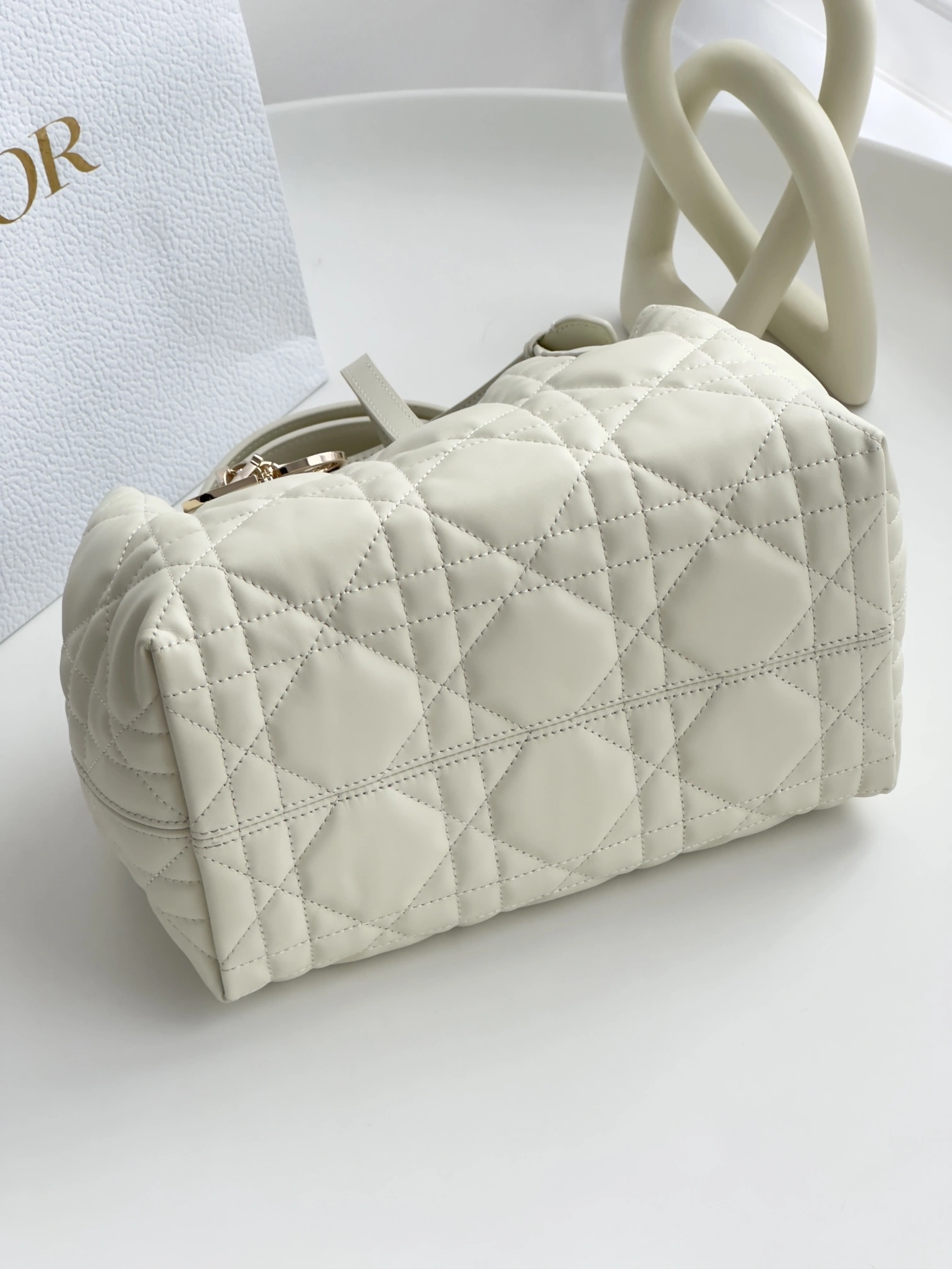 MOMO-- M2822OSHJ-M030 item:D-B000A1583